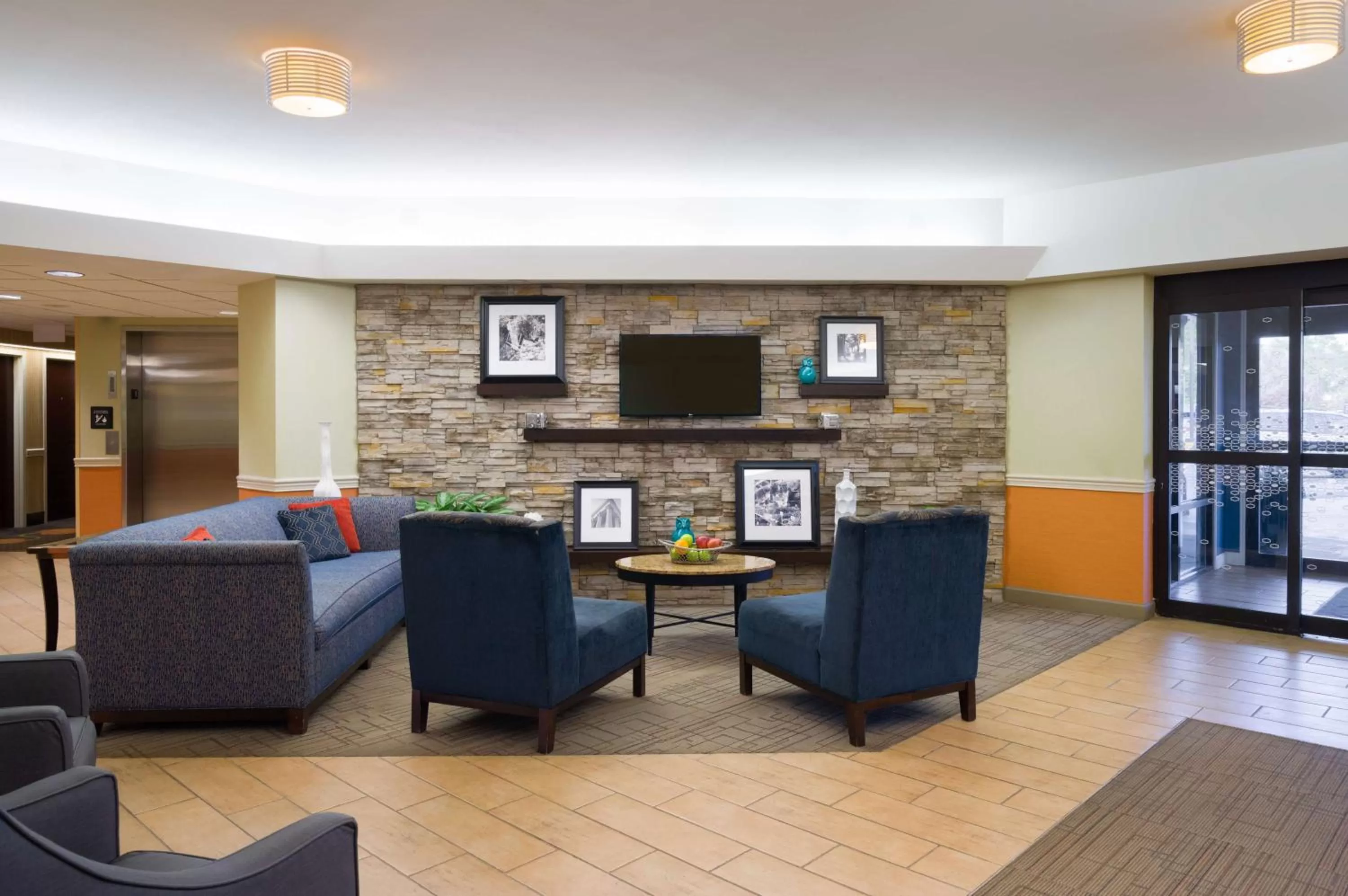 Lobby or reception, Seating Area in Hampton Inn Carlisle
