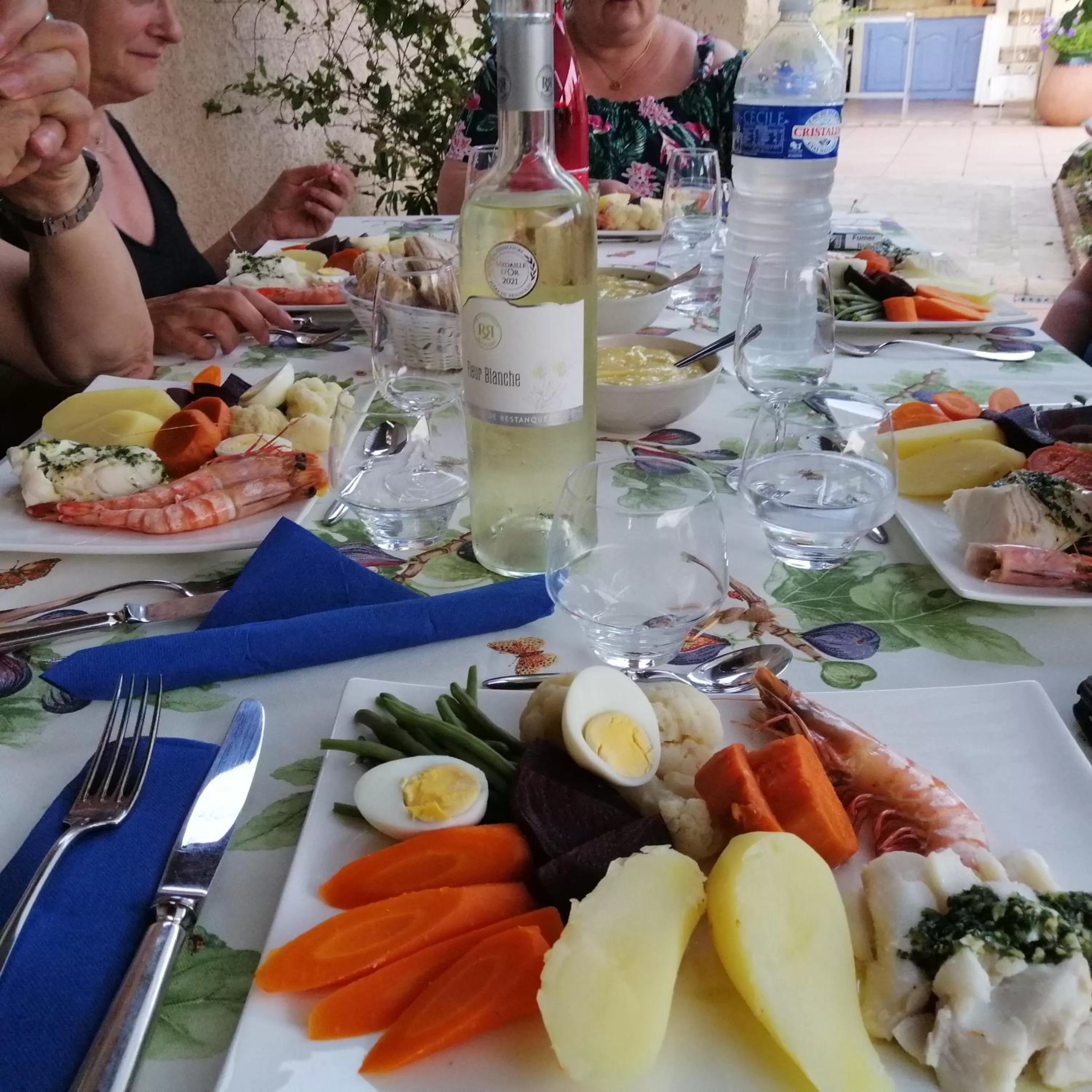 Food and drinks in Chambre et table d'hôtes Villa Pomponette