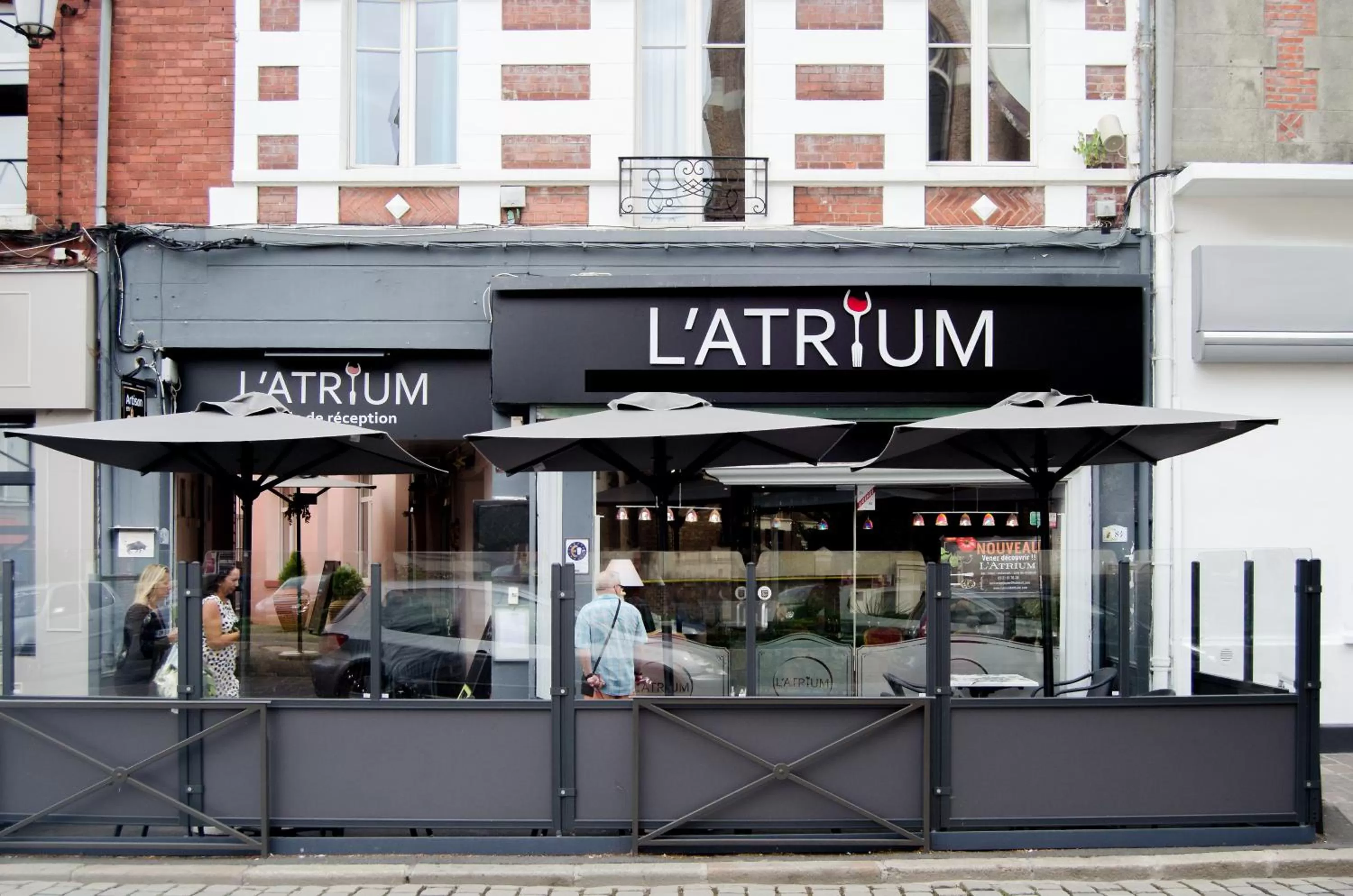 Facade/entrance in L'Atrium