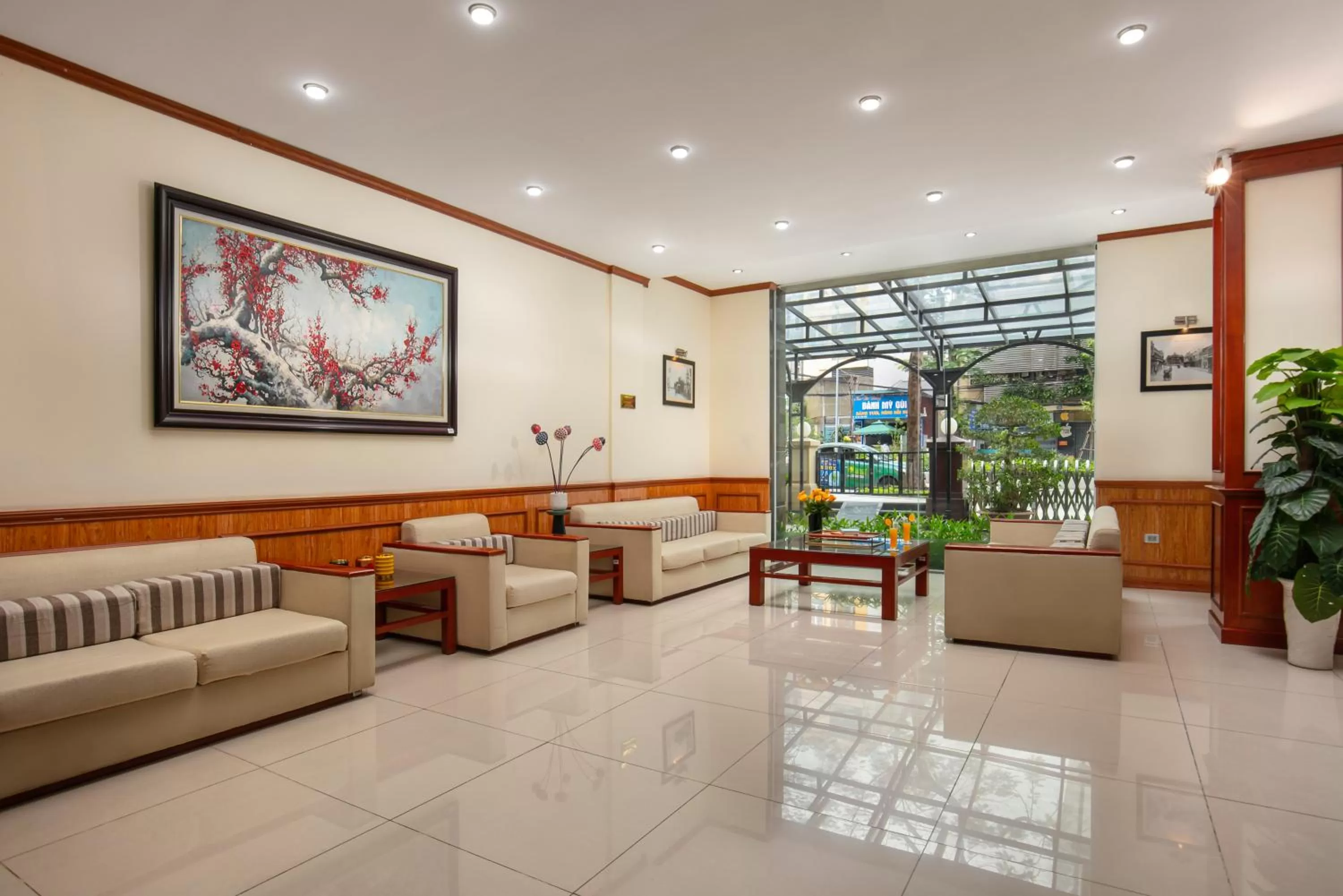 Lobby or reception in Hoa Dao Hotel