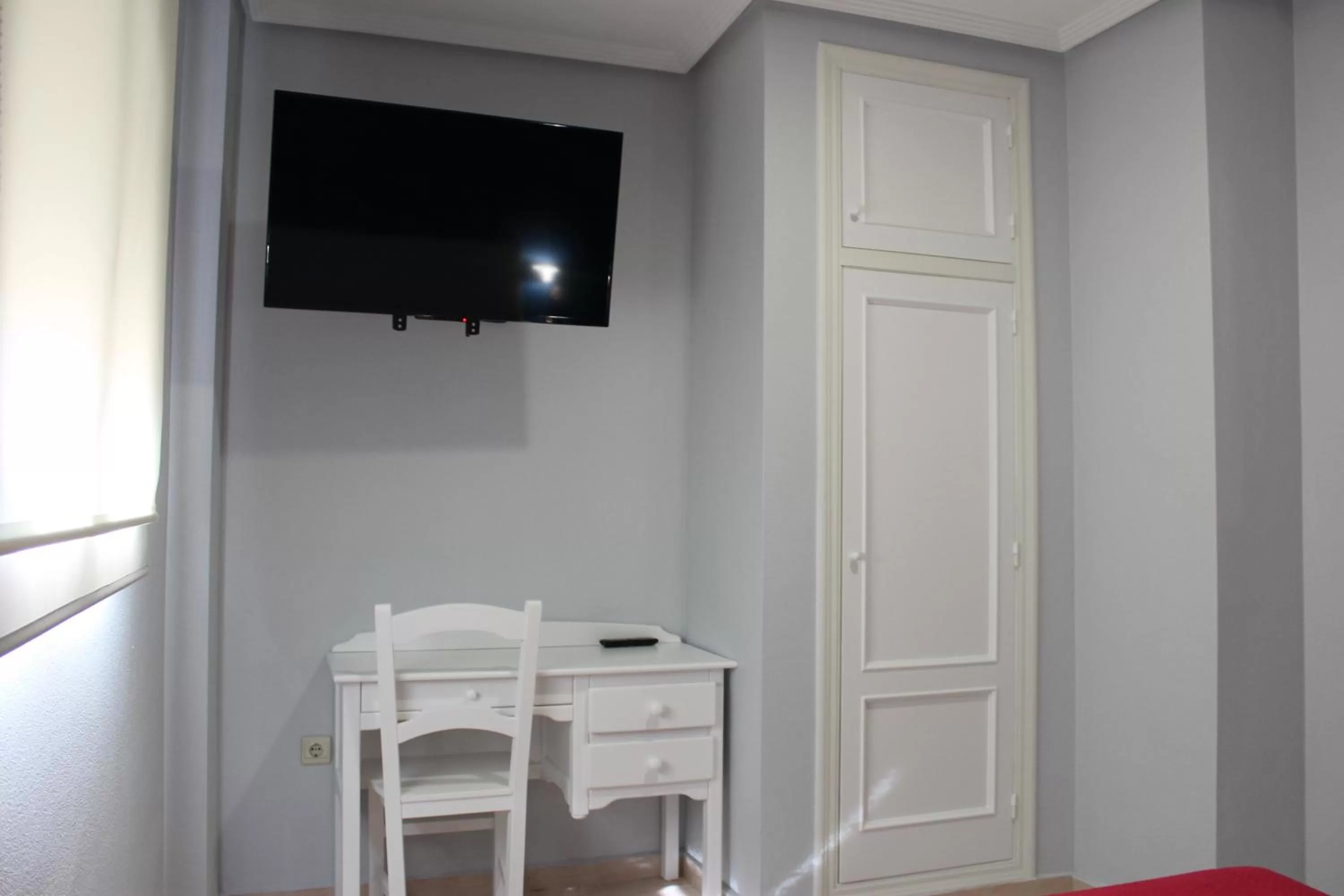 TV and multimedia in Hotel Los Palacios