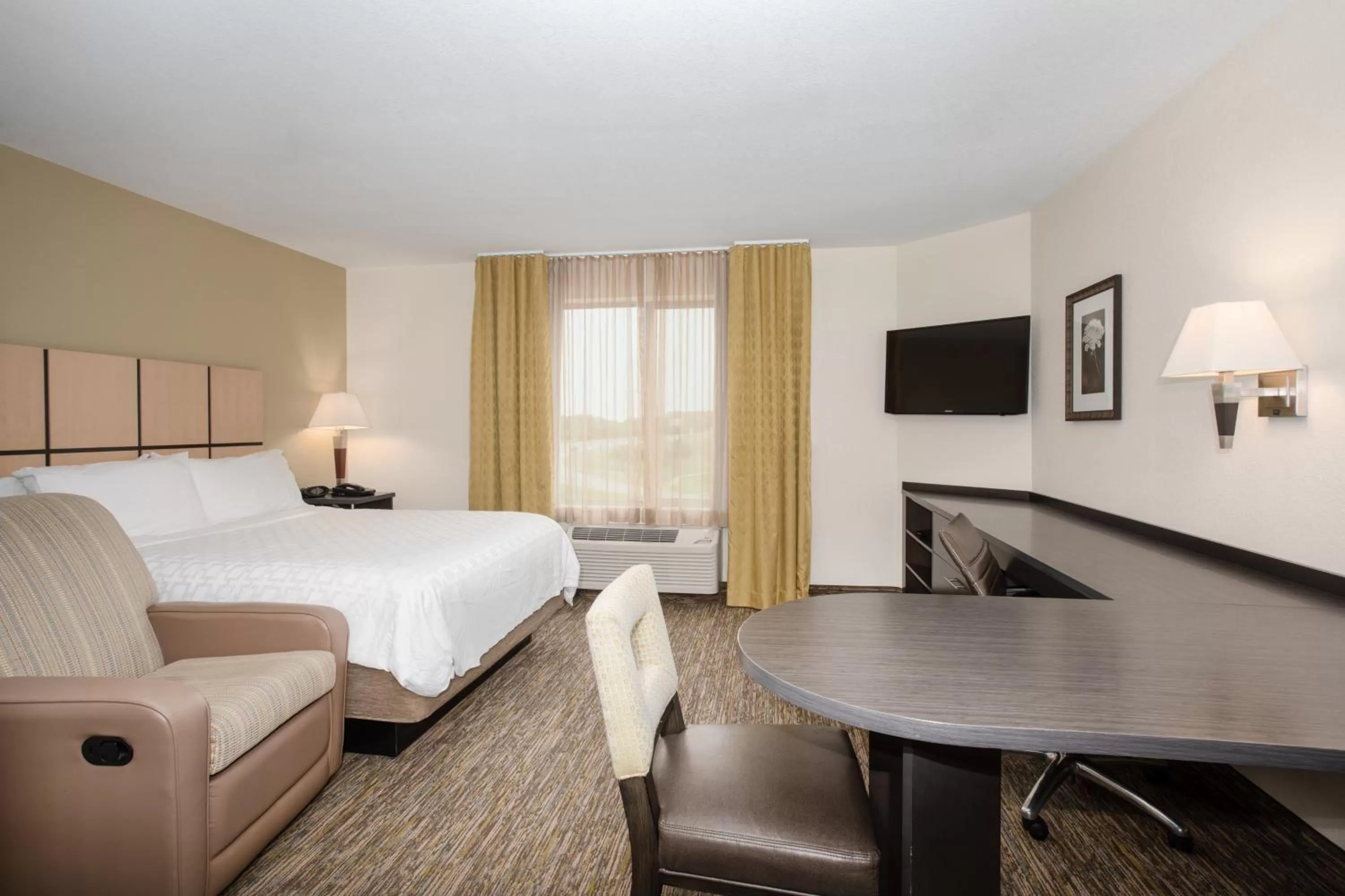 Photo of the whole room, Bed in Candlewood Suites Manhattan by IHG