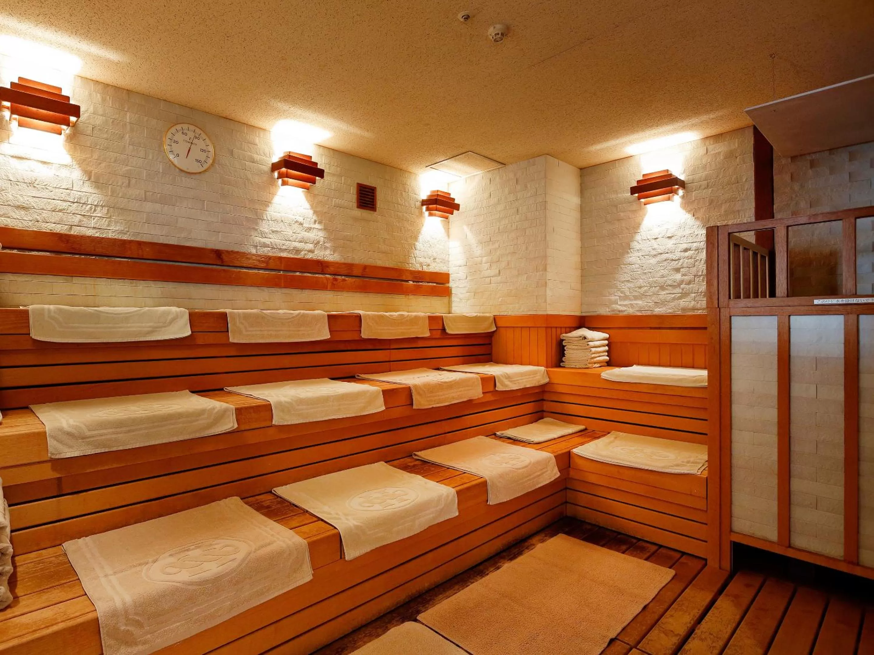 Sauna, Bed in Hotel Monterey Kyoto