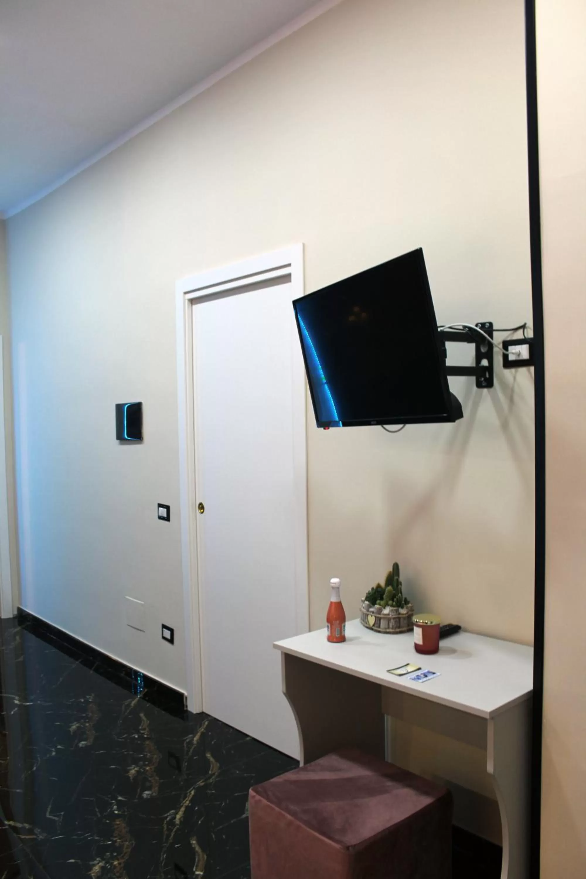 TV/Entertainment Center in My Luxury