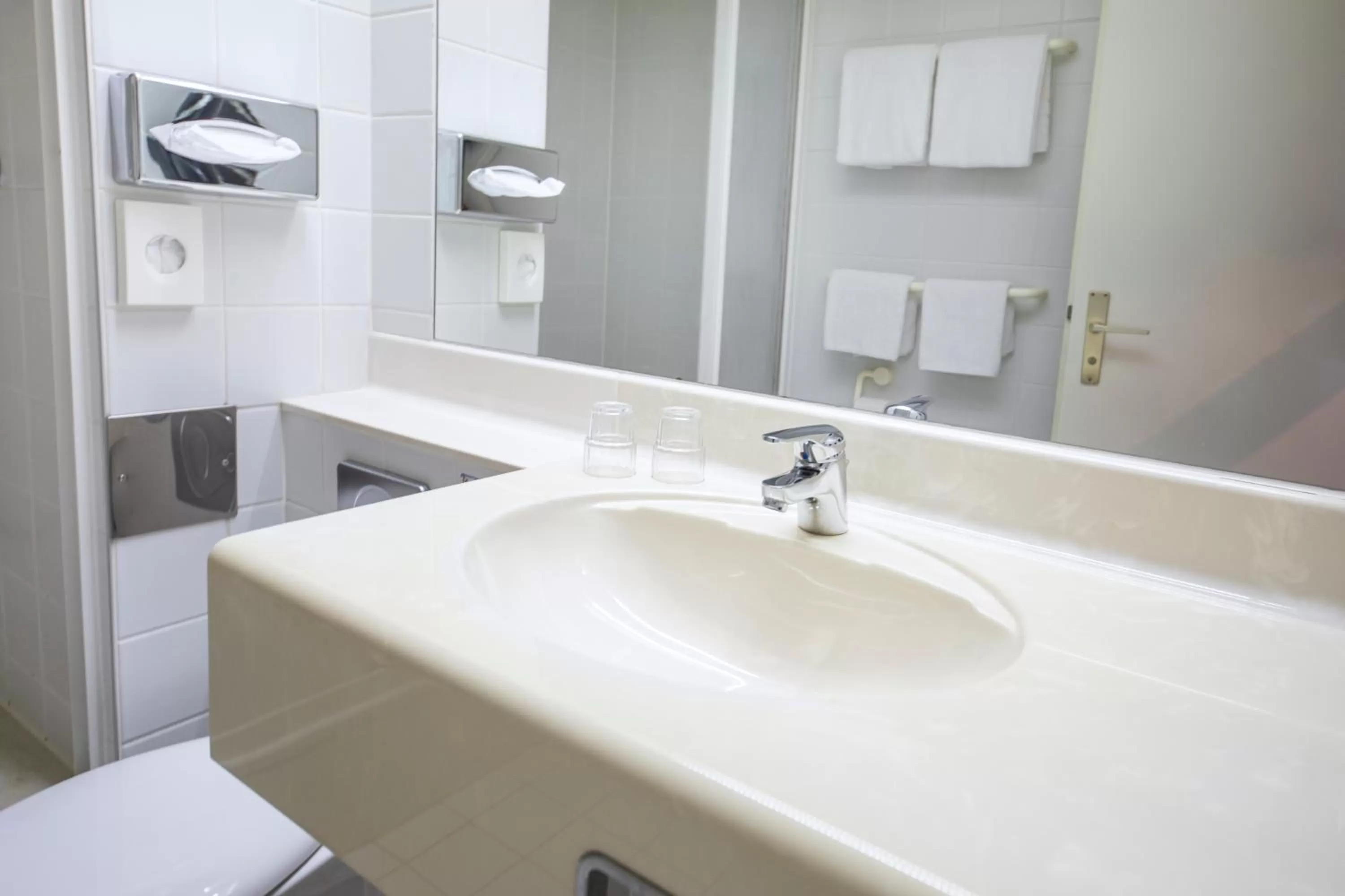 Bathroom in ACHAT Hotel Suhl