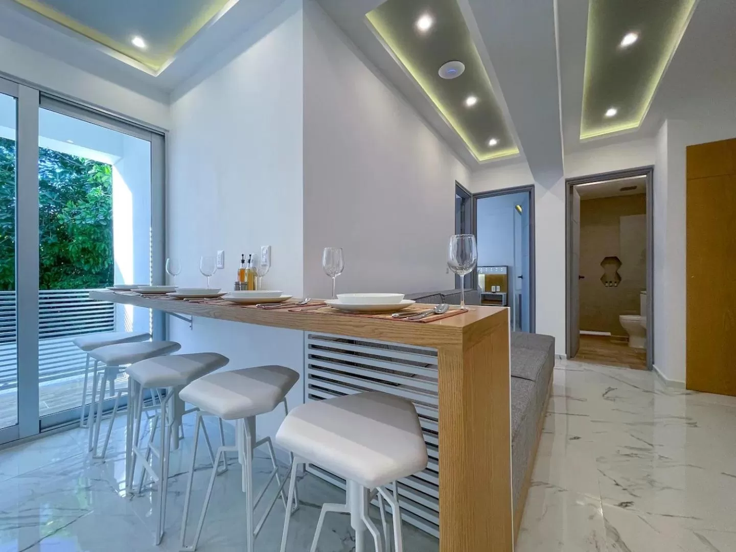 Living room, Kitchen/Kitchenette in Apartamentos