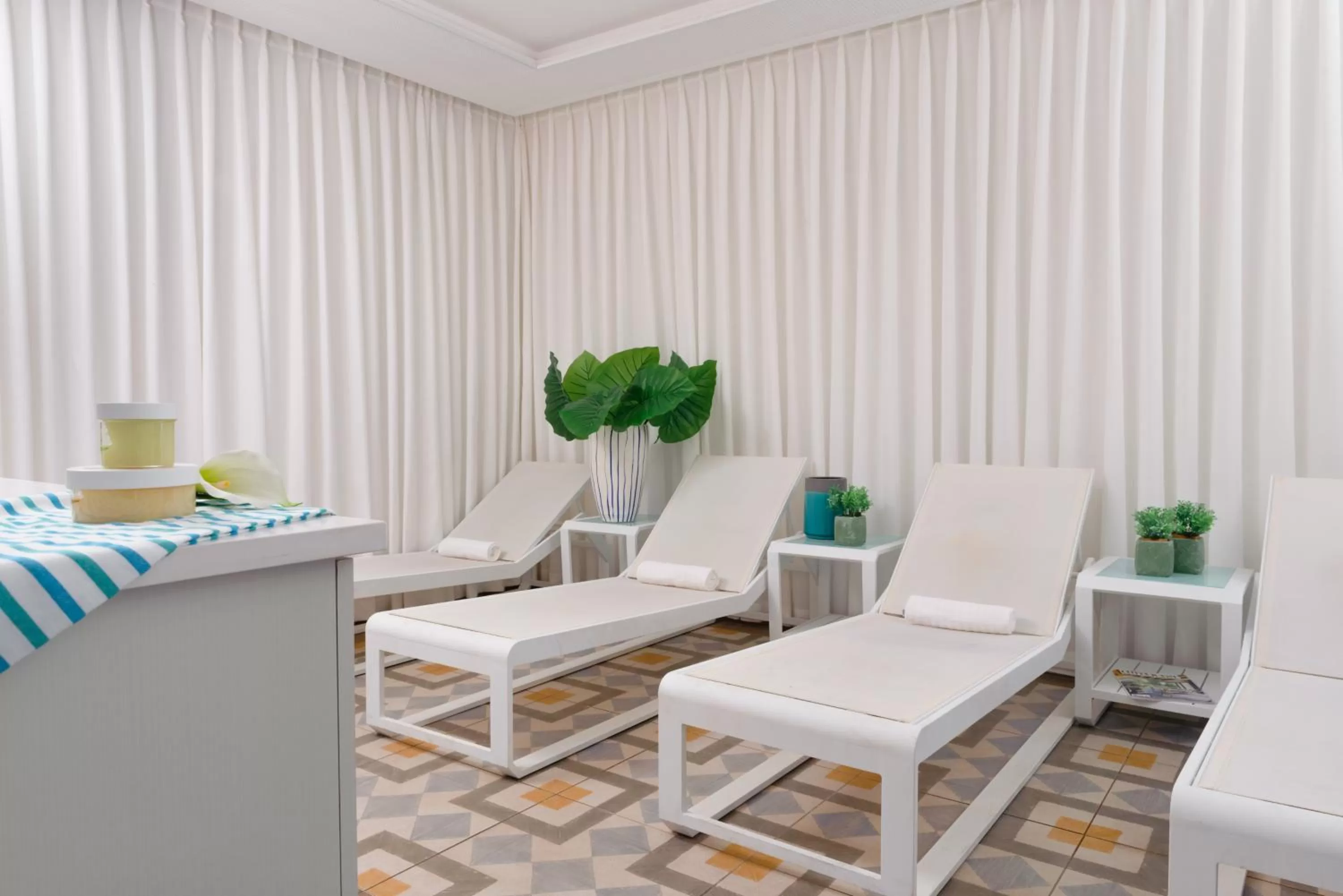 Massage in Leonardo City Tower Hotel Tel Aviv