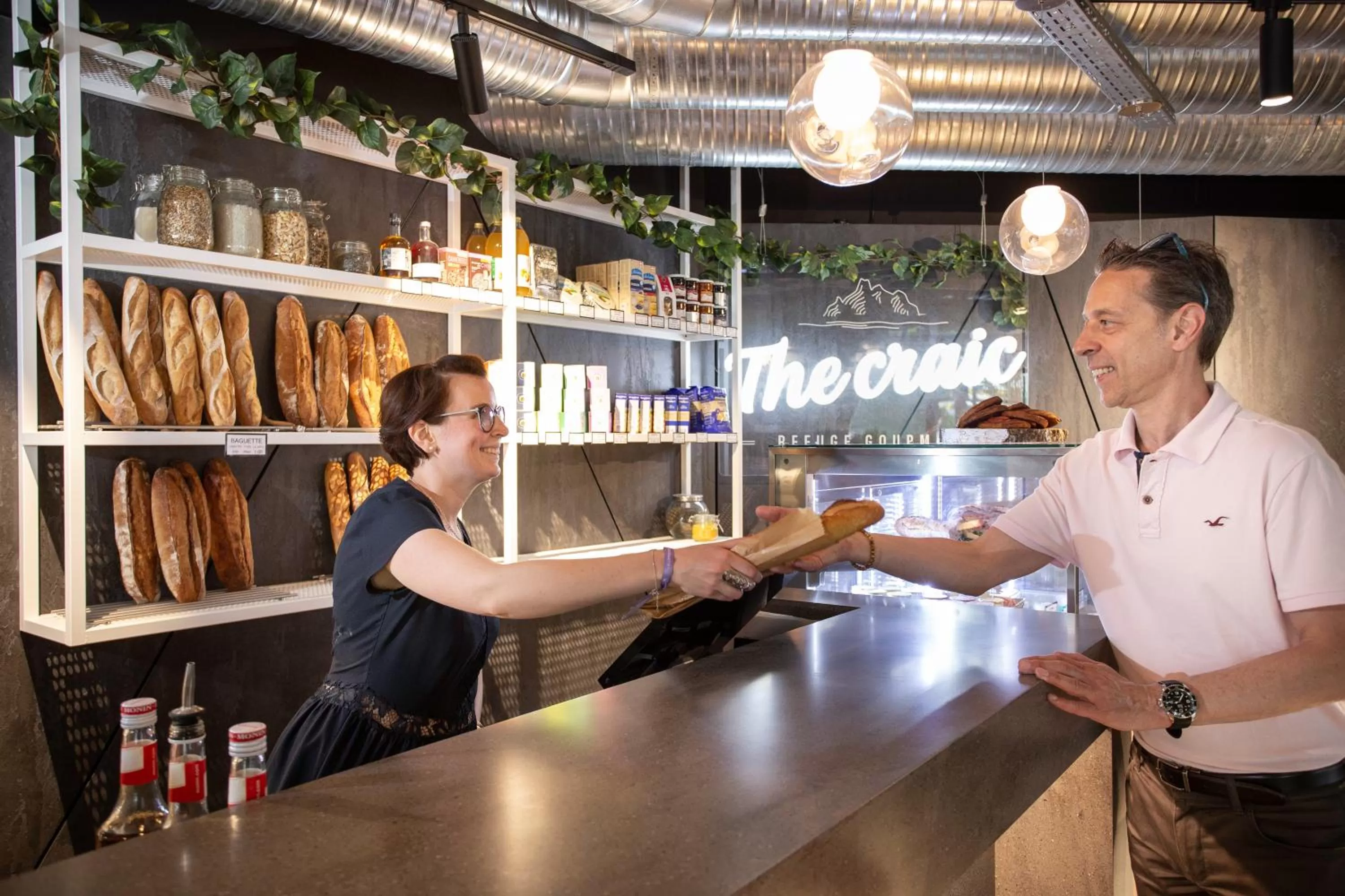 Lounge or bar in Novotel Annecy Centre