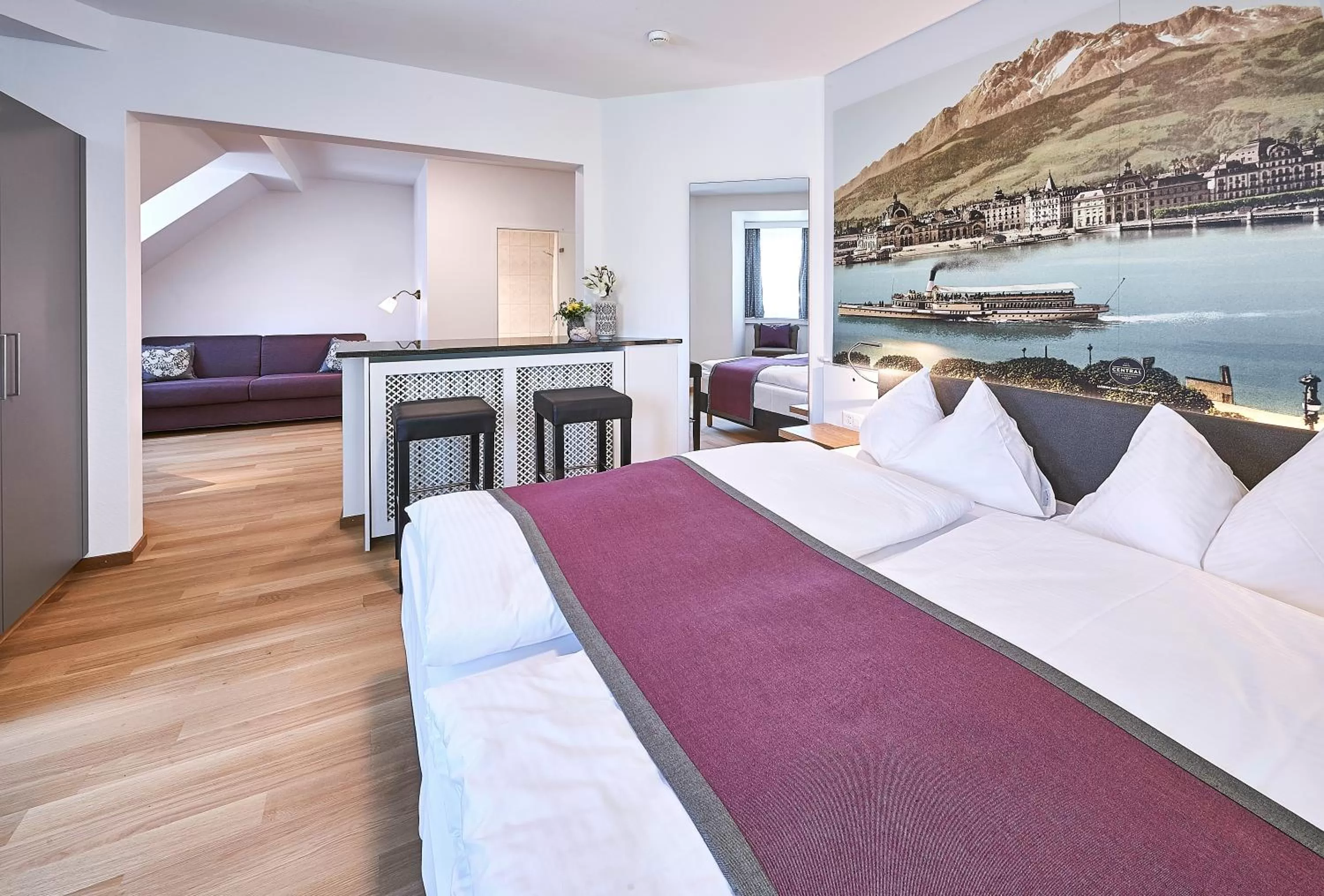 Photo of the whole room, Bed in Hotel Central Luzern