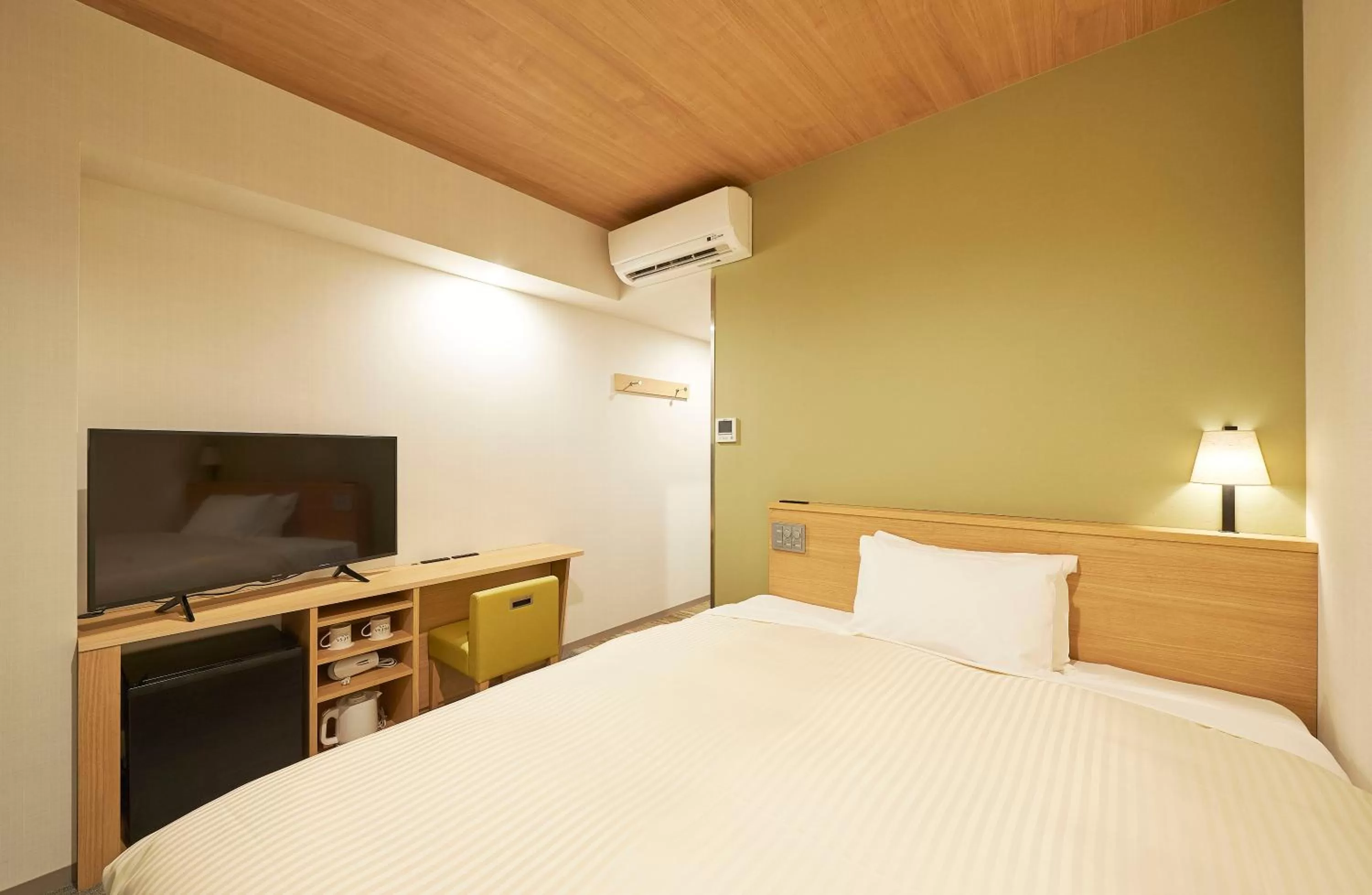 Photo of the whole room, Bed in Sotetsu Fresa Inn Tokyo Tamachi