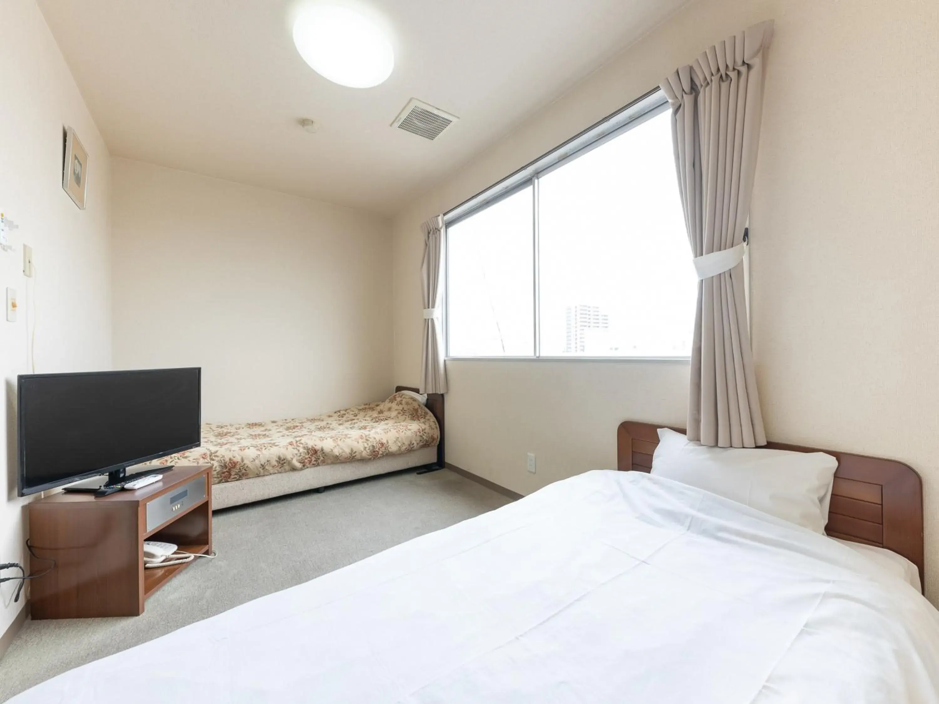 Twin Room Smoking - single occupancy in Tabist Tatebayashi Station Hotel Twin Room Smoking - single occupancy in Tabist Tatebayashi Station Hotel