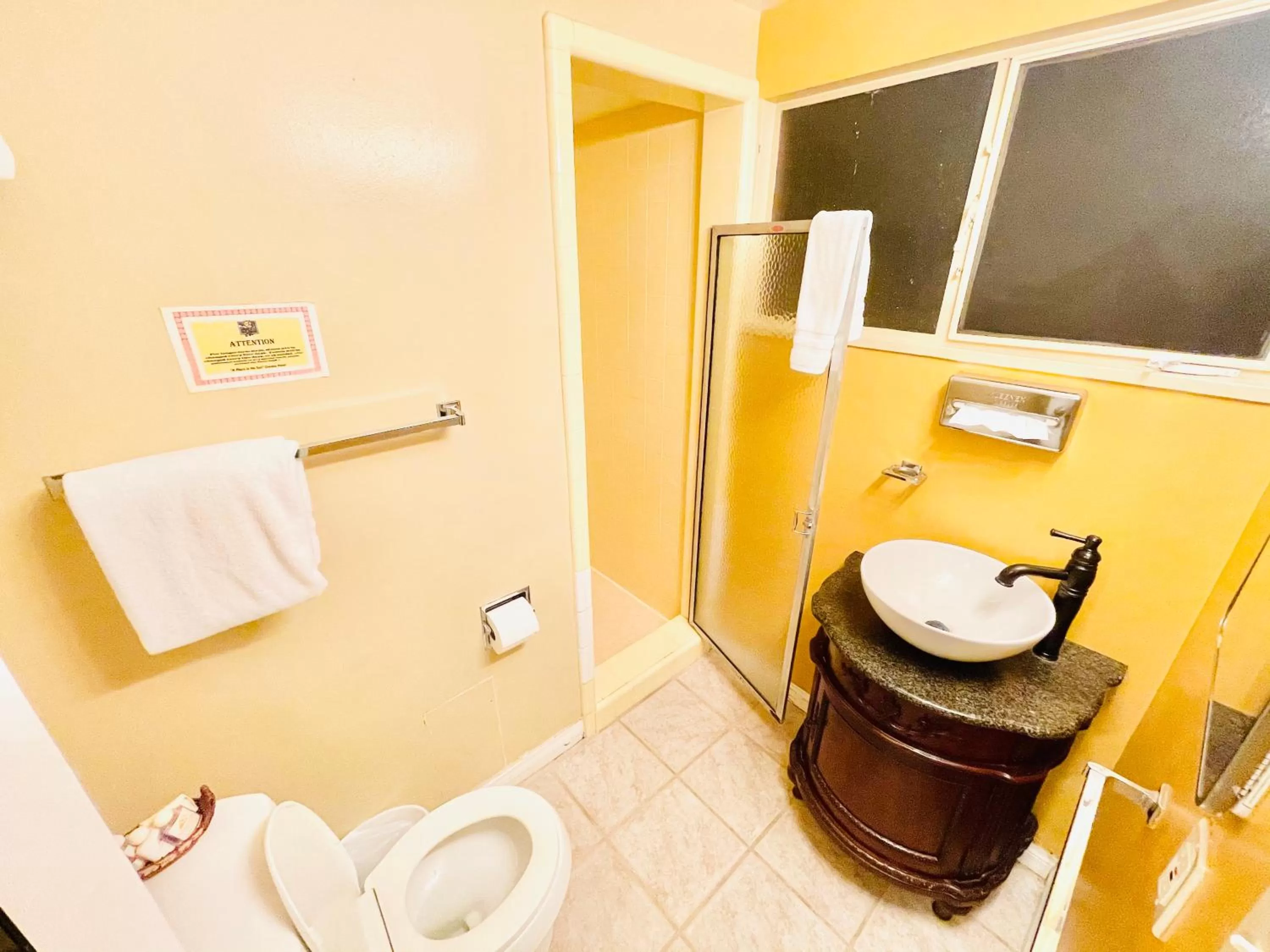 Bathroom in A PLACE IN THE SUN Hotel - ADULTS ONLY Big Units, 24h Heated Pool & Spa in 1 Acre Park Prime Location, DOG Friendly, TOP Midcentury Modern Boutique Hotel