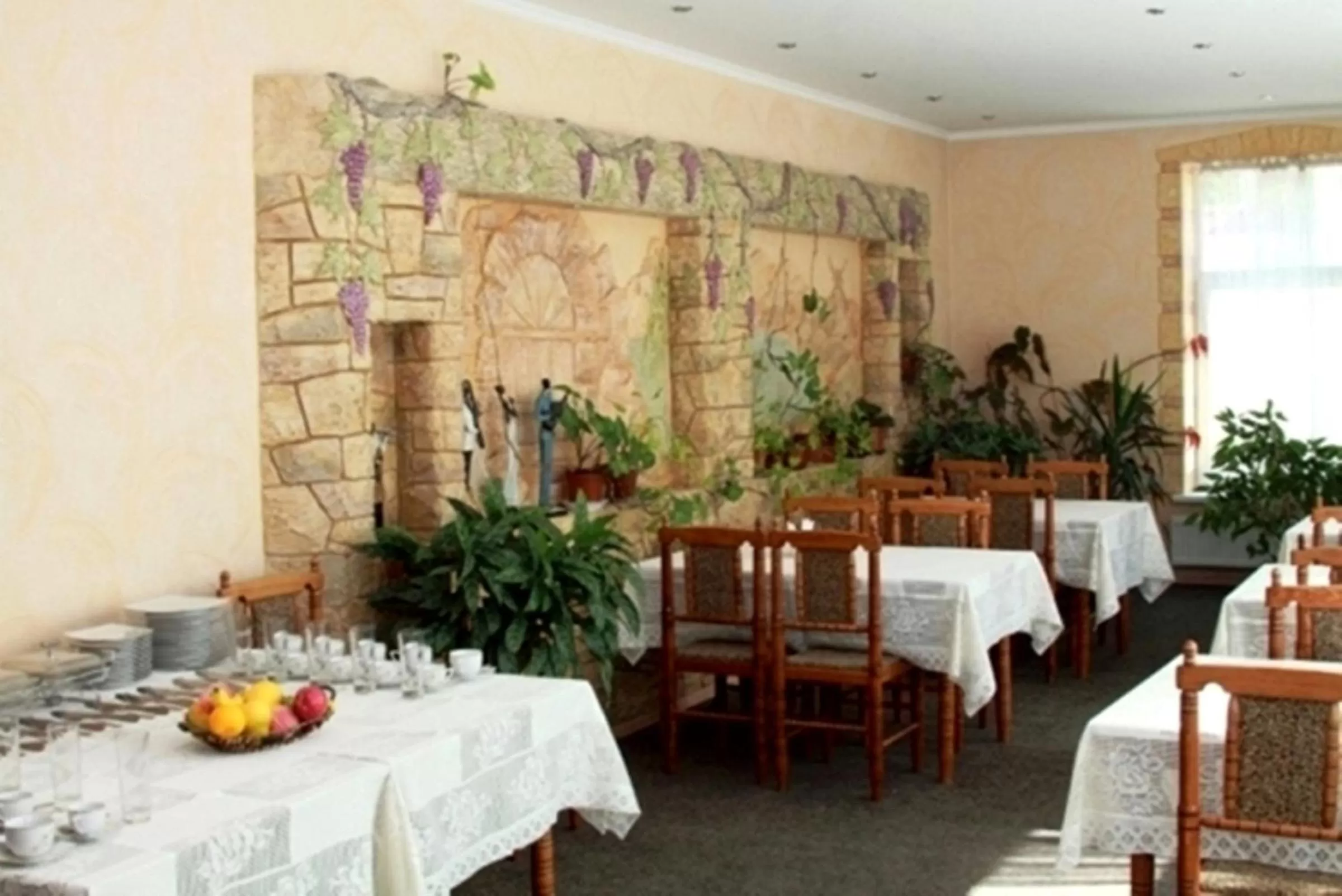 Restaurant/places to eat in Edem Hotel