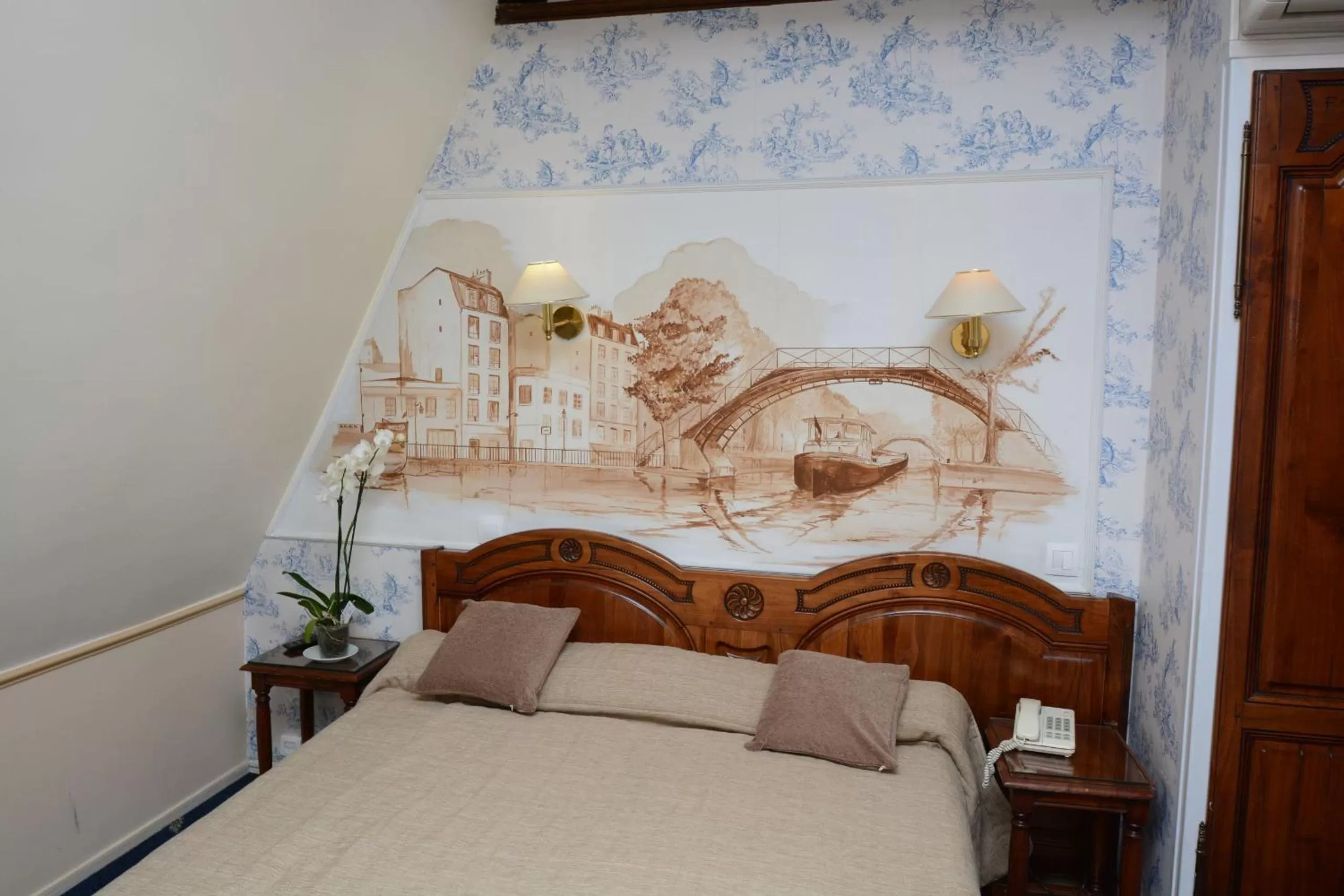 Bedroom, Bed in Familia Hotel