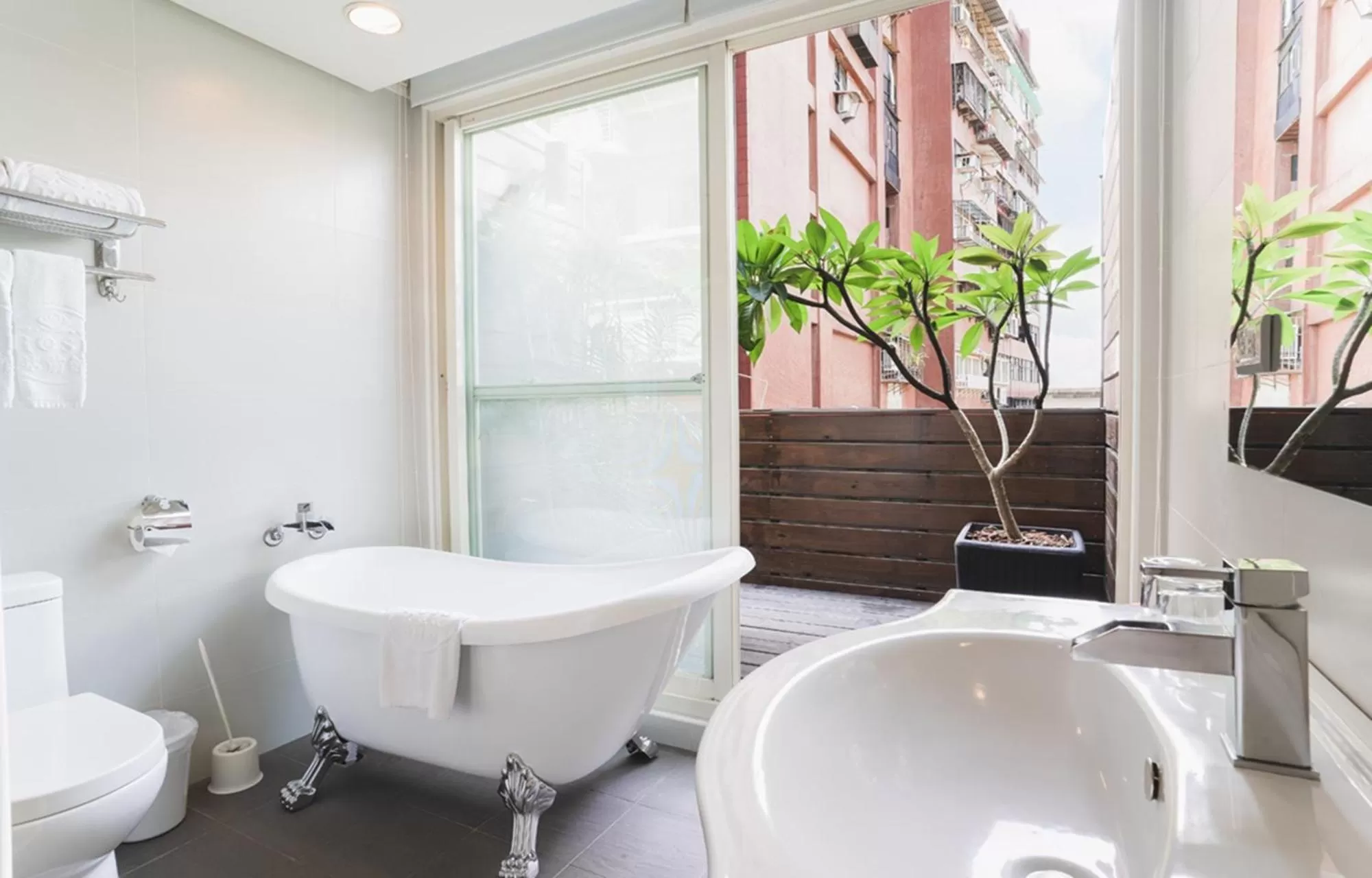 Toilet in Royal Rose Hotel Taipei Station