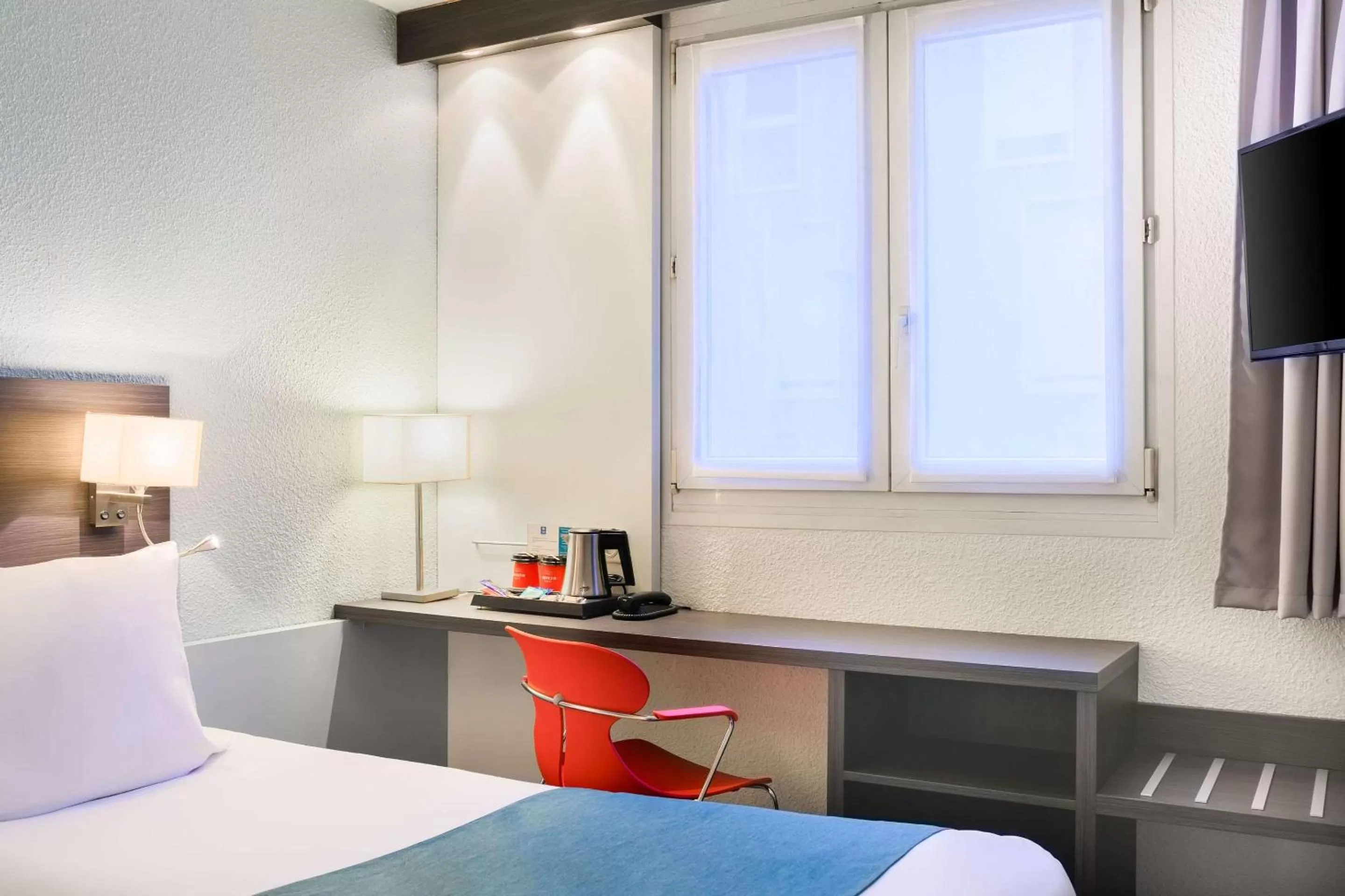 Photo of the whole room, Bed in Kyriad Lille Gare - Grand Palais