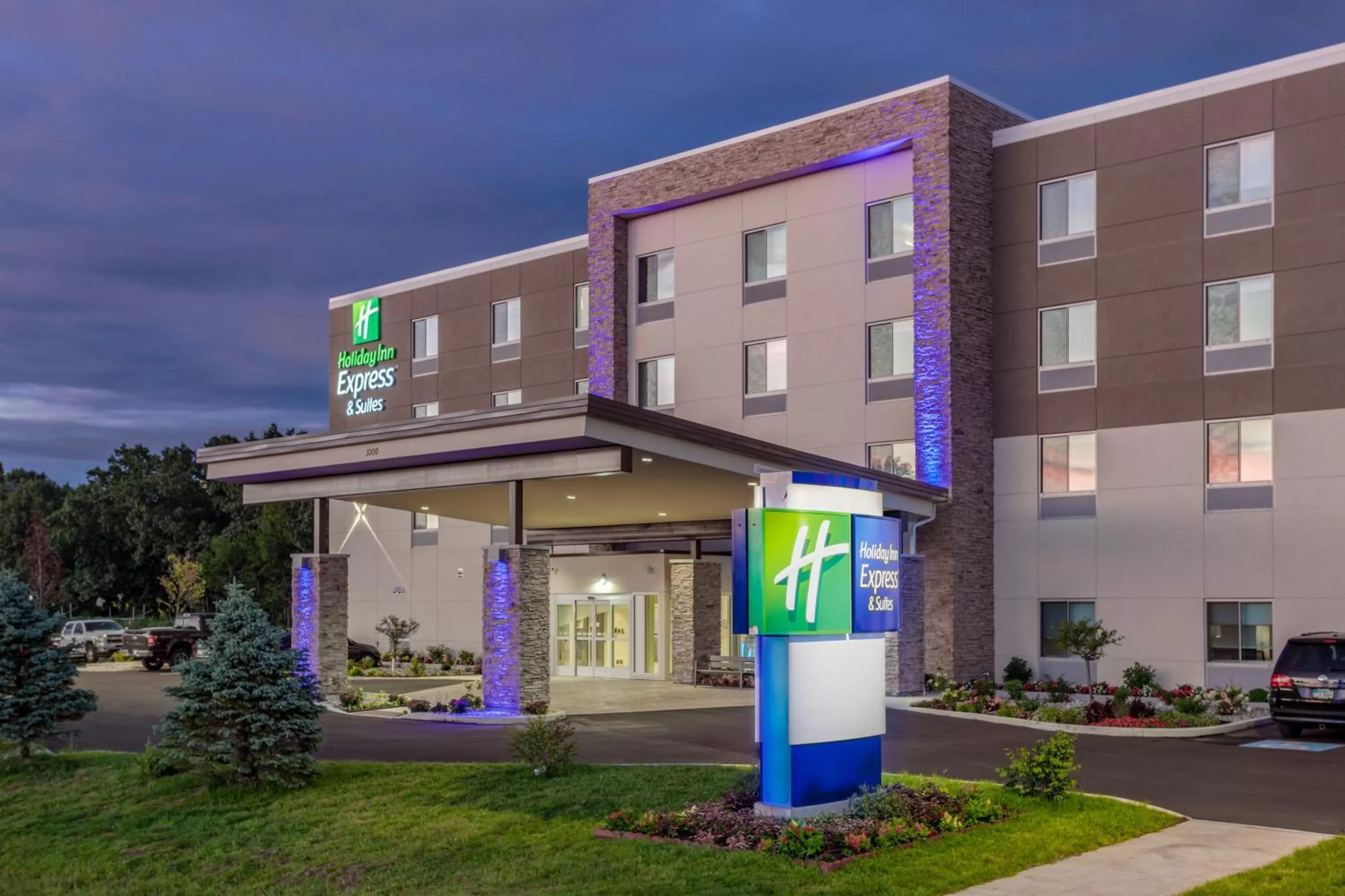 Property building in Holiday Inn Express & Suites - Elkhart North by IHG