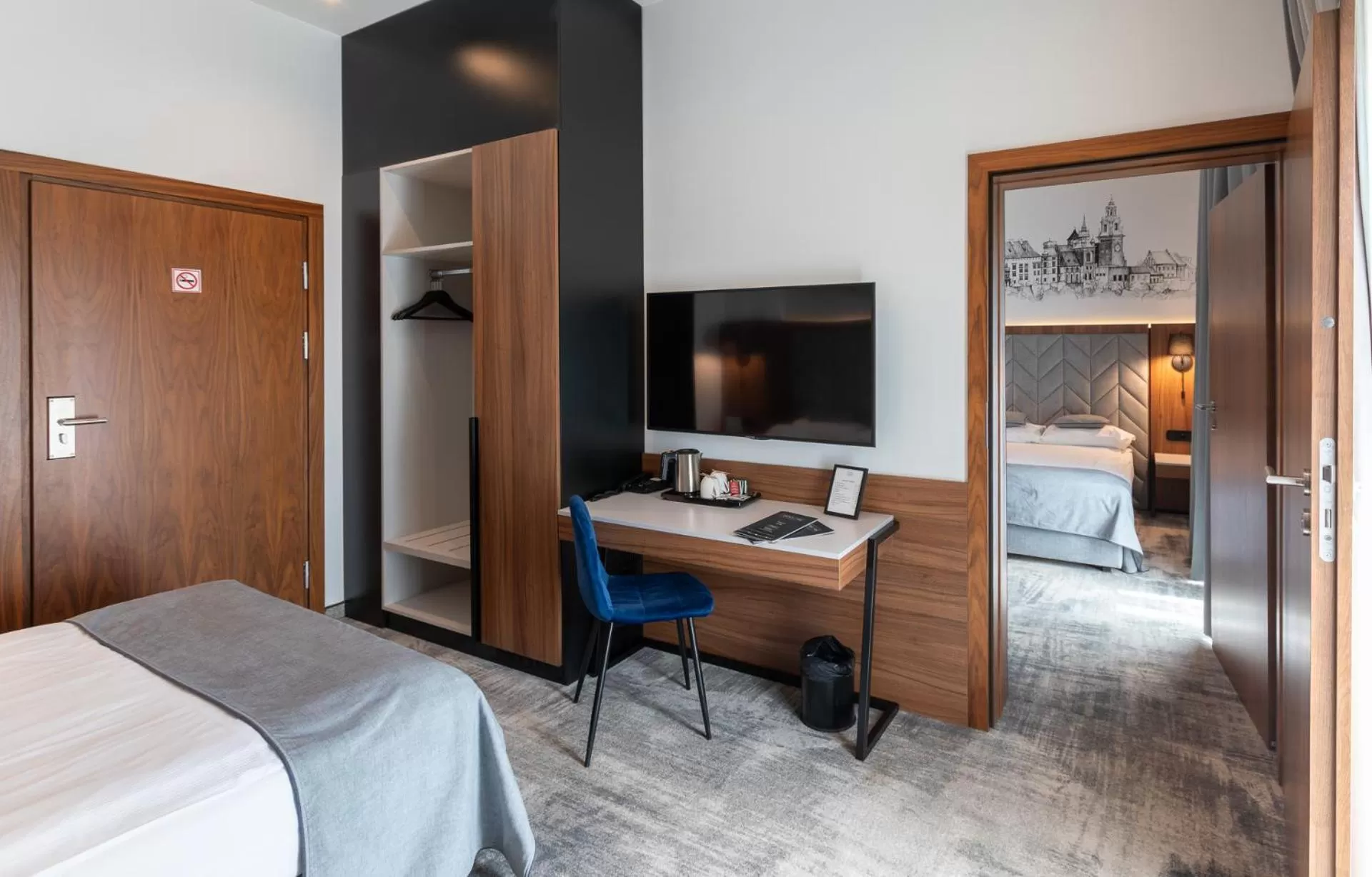 TV and multimedia, Bed in Focus Hotel Premium Kraków