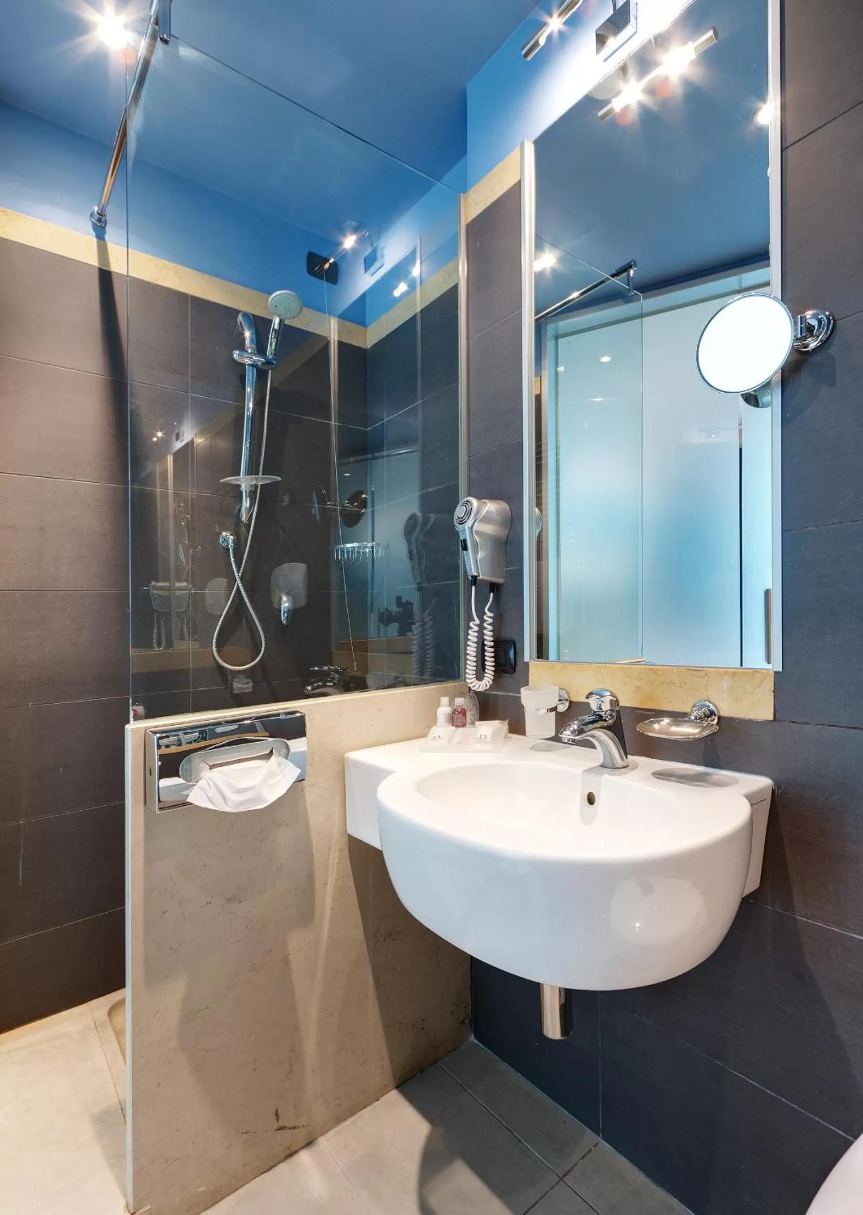 Bathroom in Hotel Villa Ducale