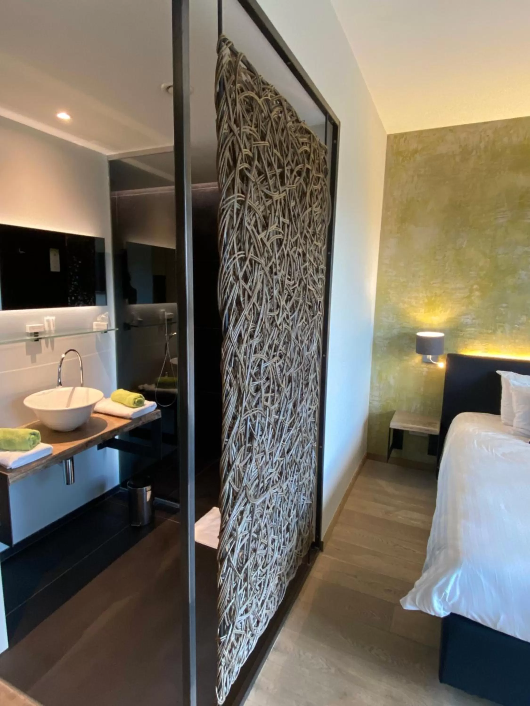 Bathroom in Hôtel WELLNESS EAU DE ROCHE Durbuy