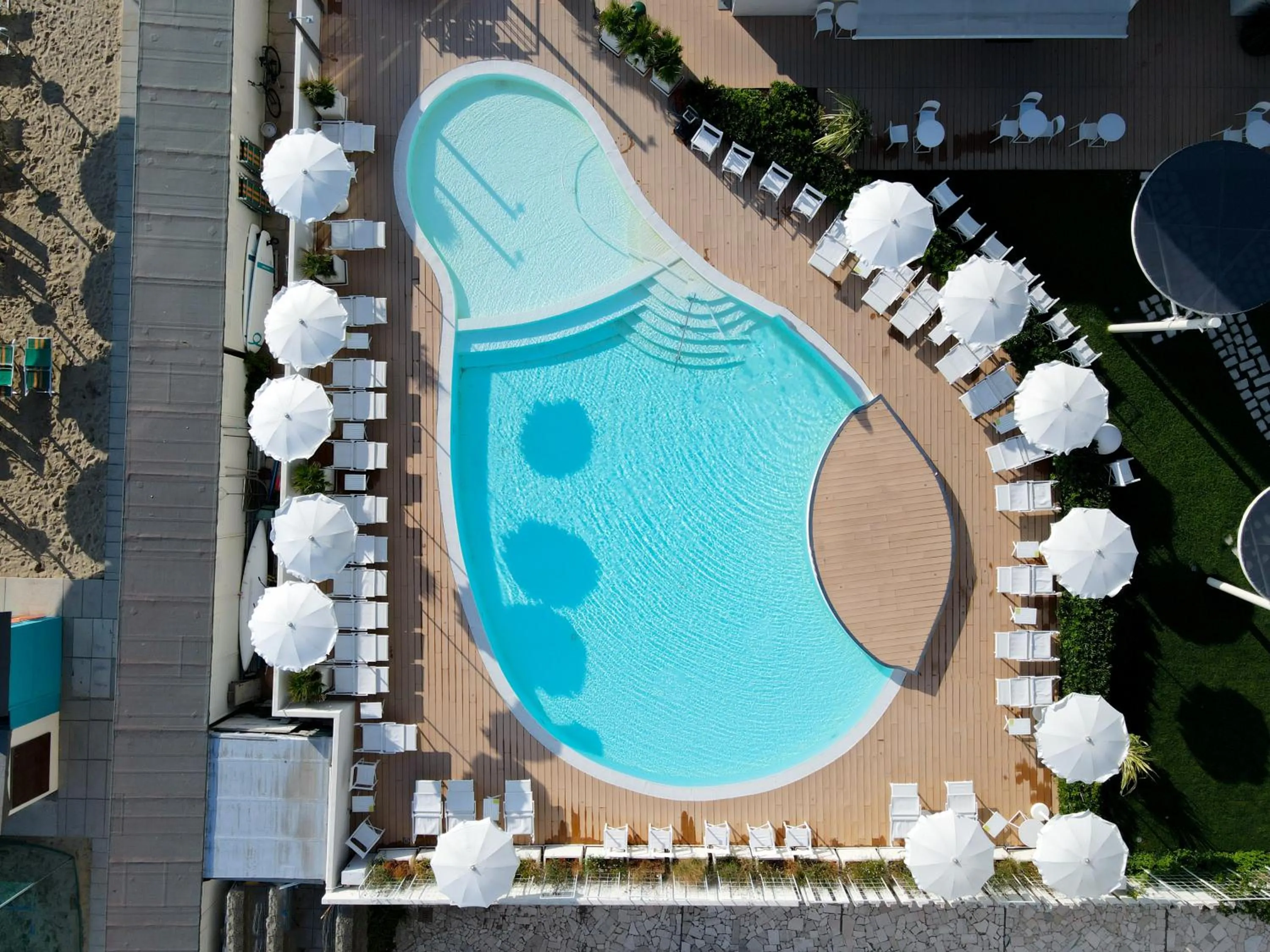 Swimming pool in Nautilus Family Hotel