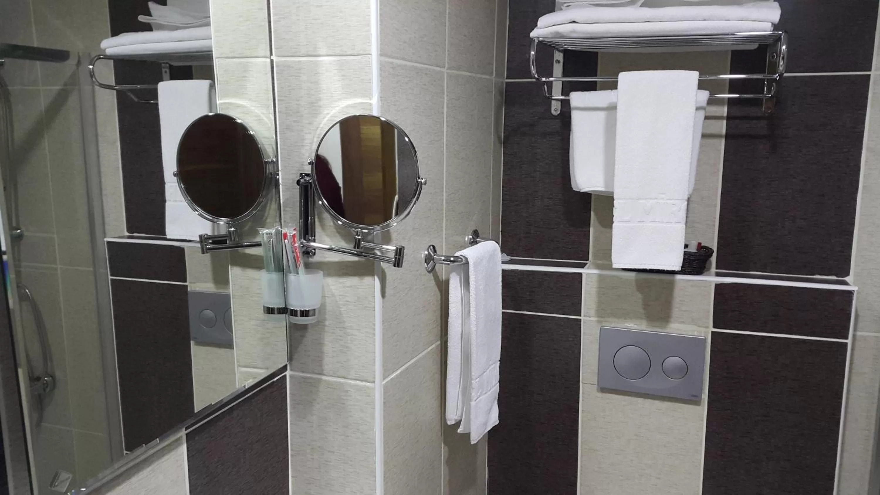 Shower in Miroglu Hotel