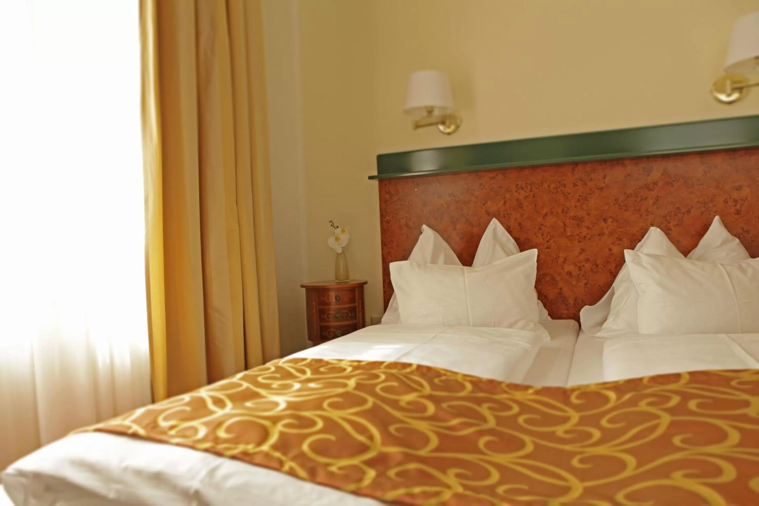 Bed in Hotel Domizil