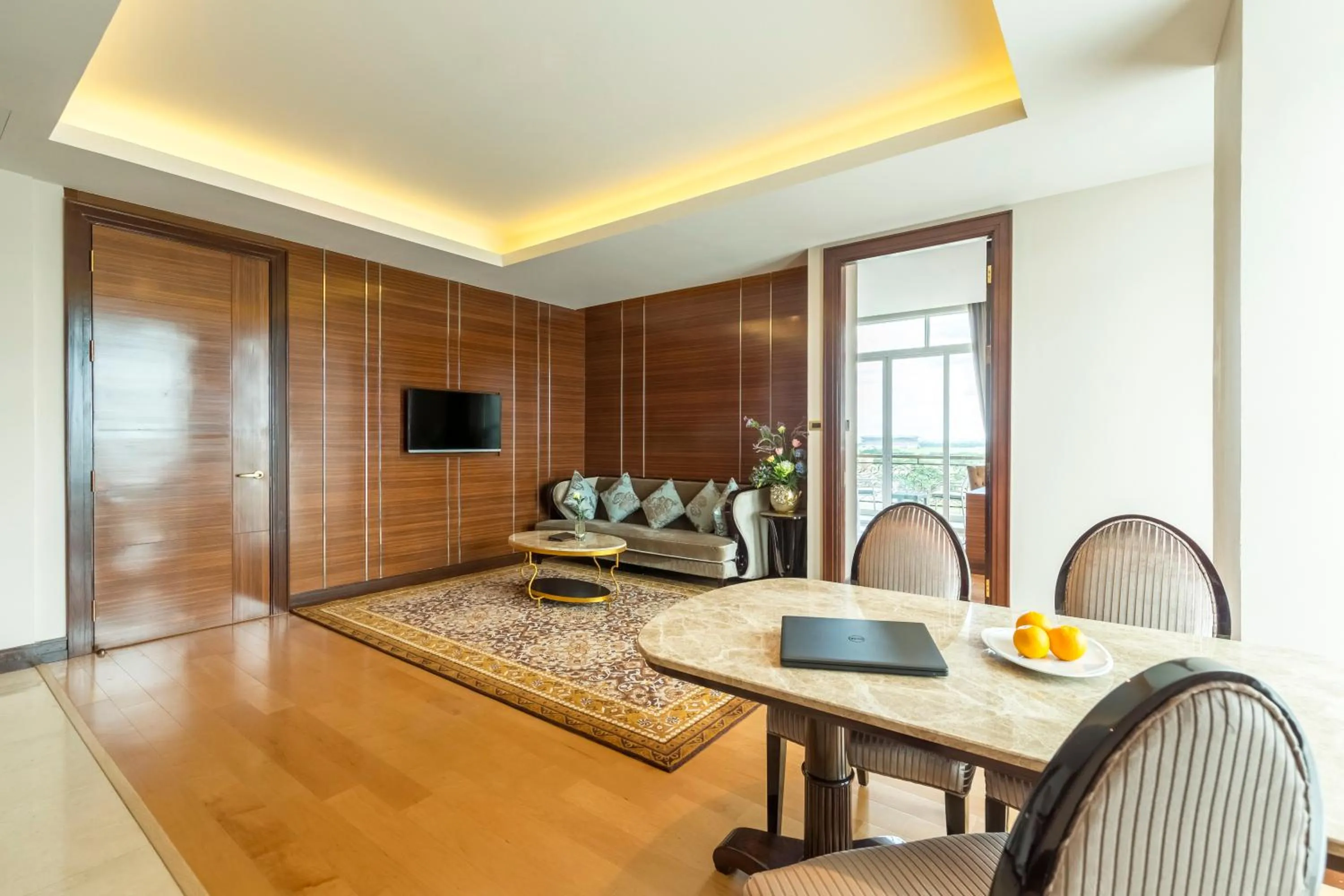 Living room in Garden City Hotel