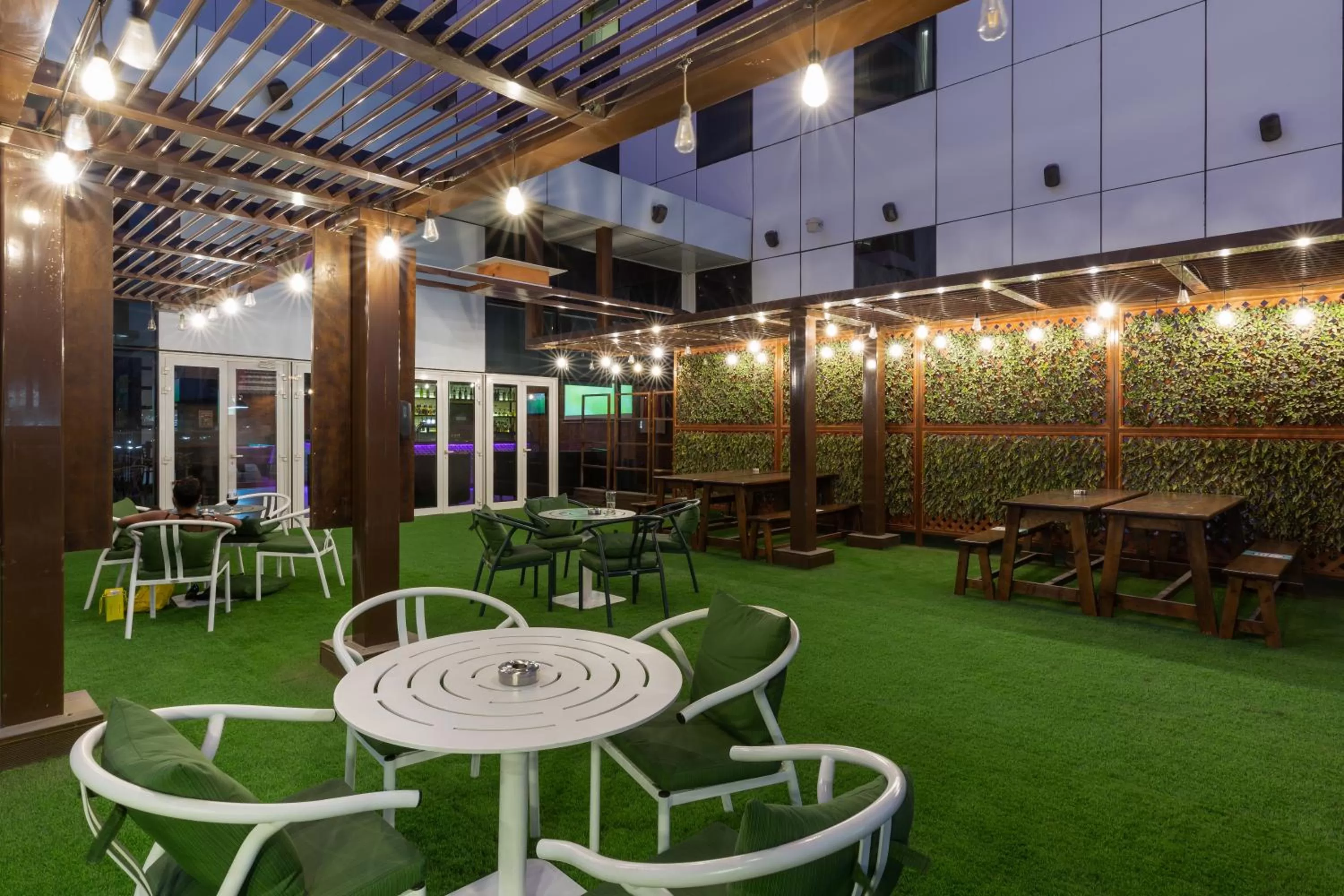 Lounge or bar in Premier Inn Dubai Ibn Battuta Mall