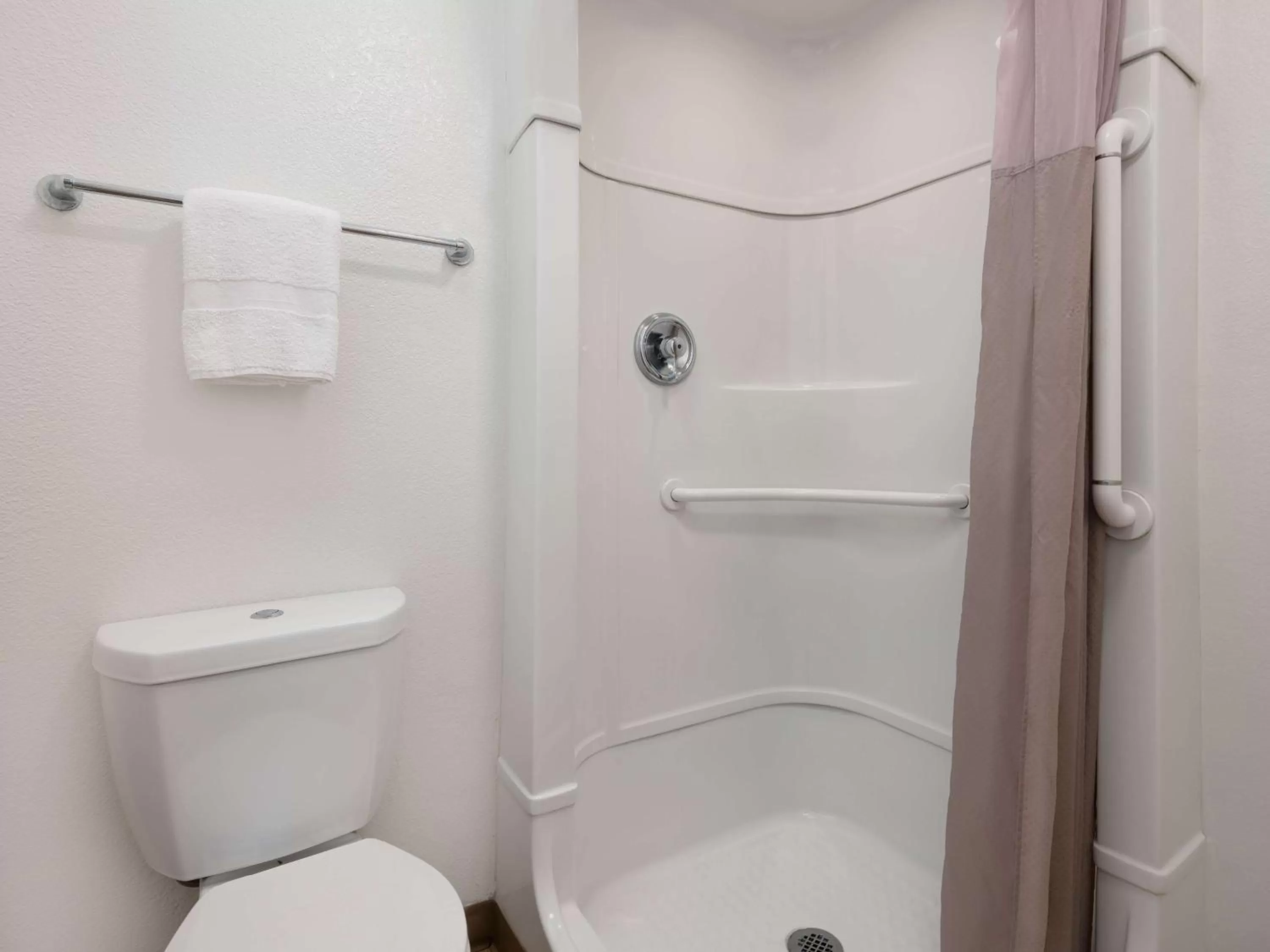 Bathroom in Motel 6-Santa Maria, CA - North