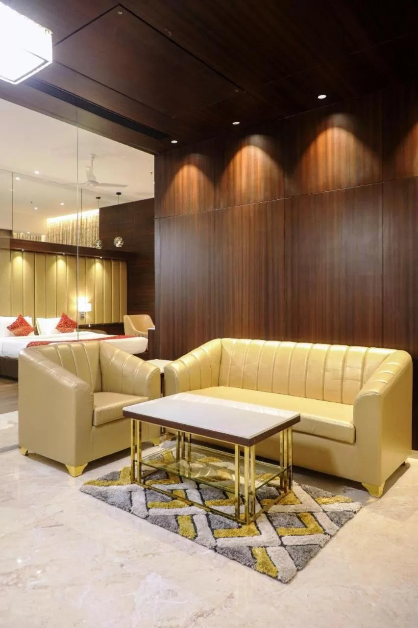 Living room in Hotel Gurudev Grand