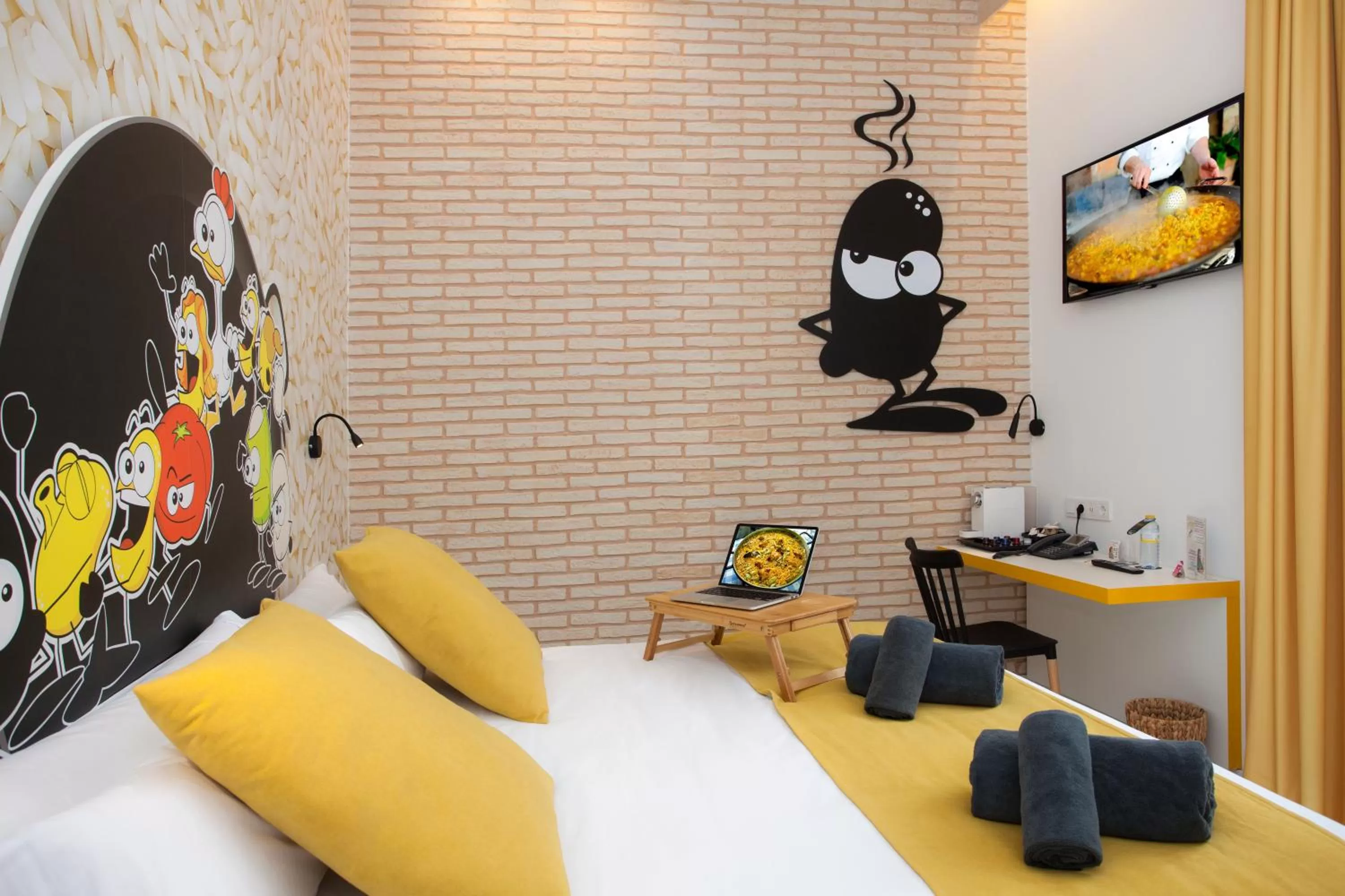 Photo of the whole room, Bed in Casual Socarrat Valencia - Adults Only