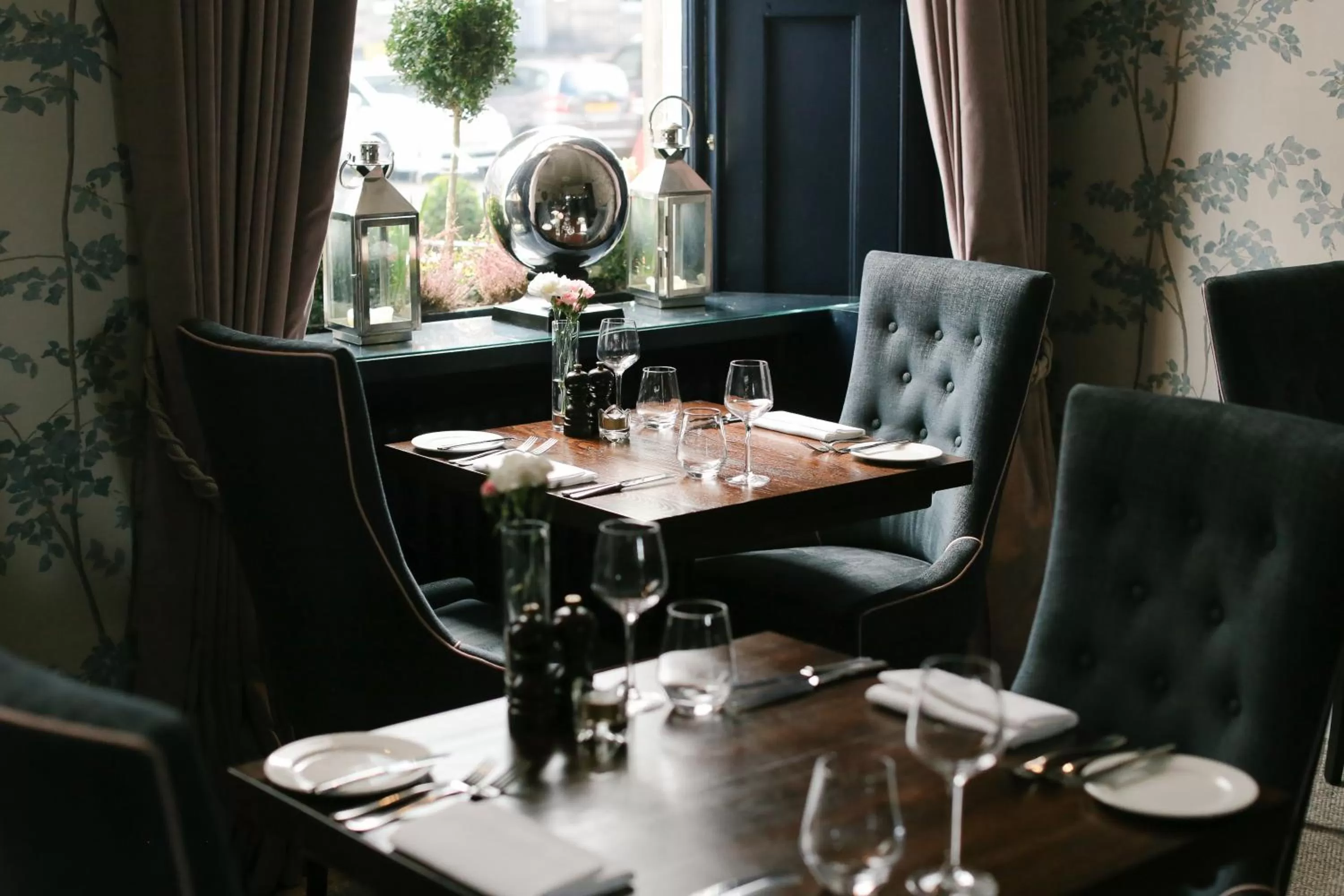 Restaurant/places to eat in Nira Caledonia