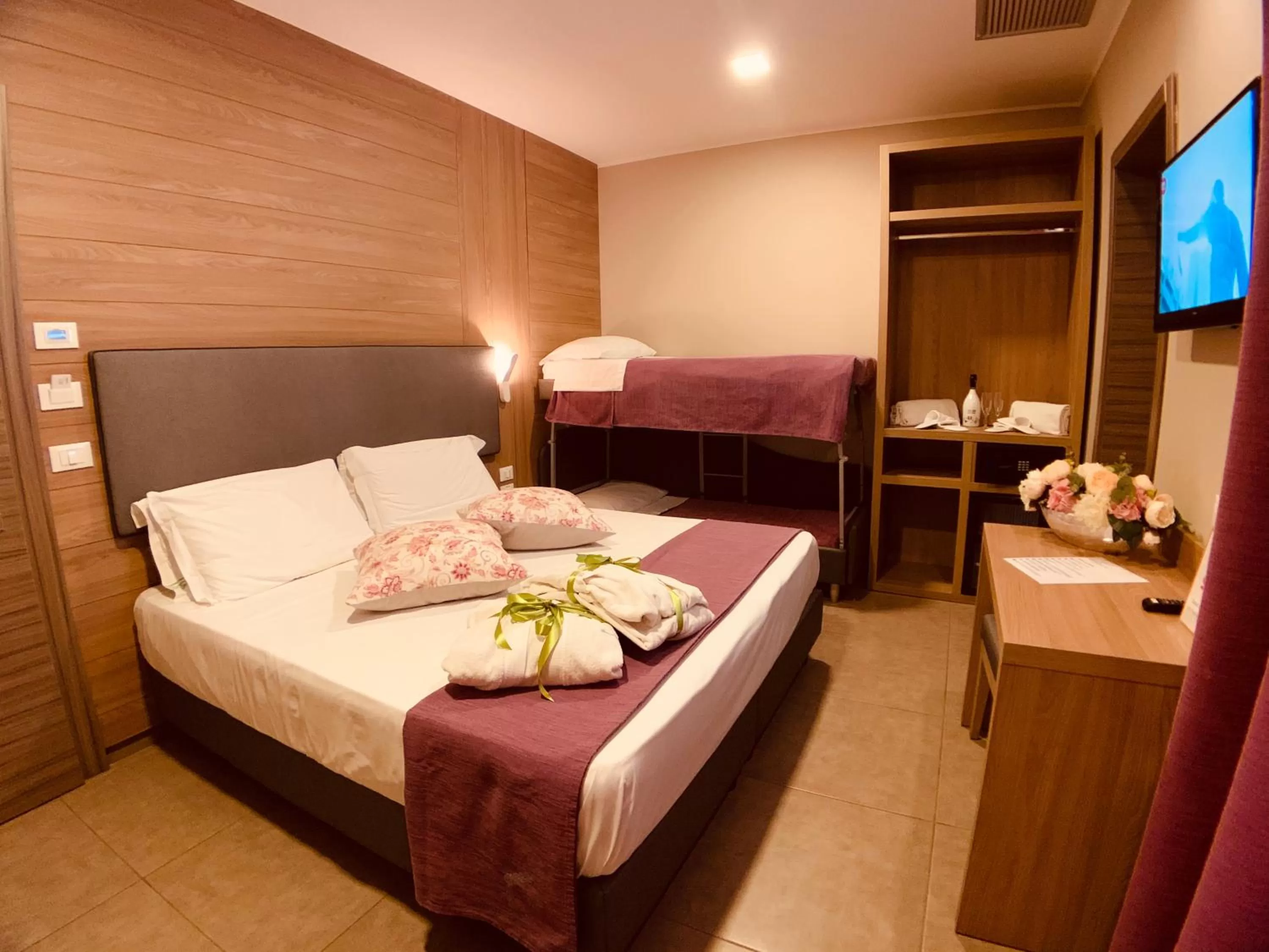 Photo of the whole room, Bed in Hotel Smeraldo