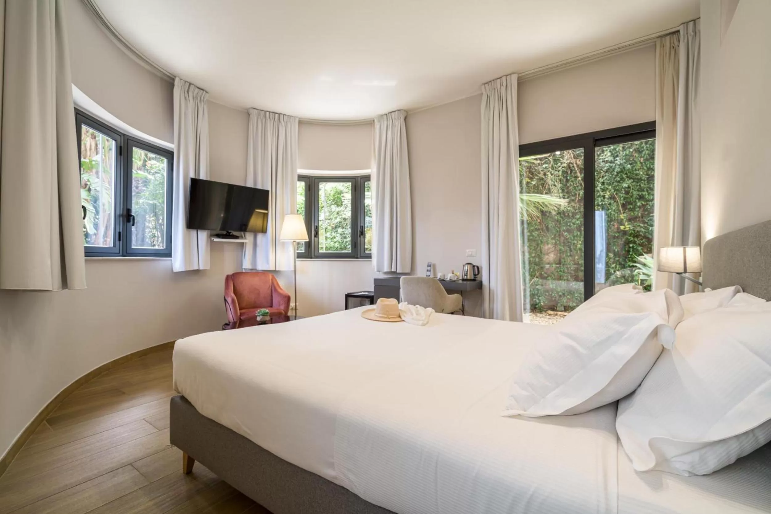 Bed in Taormina Palace Hotel