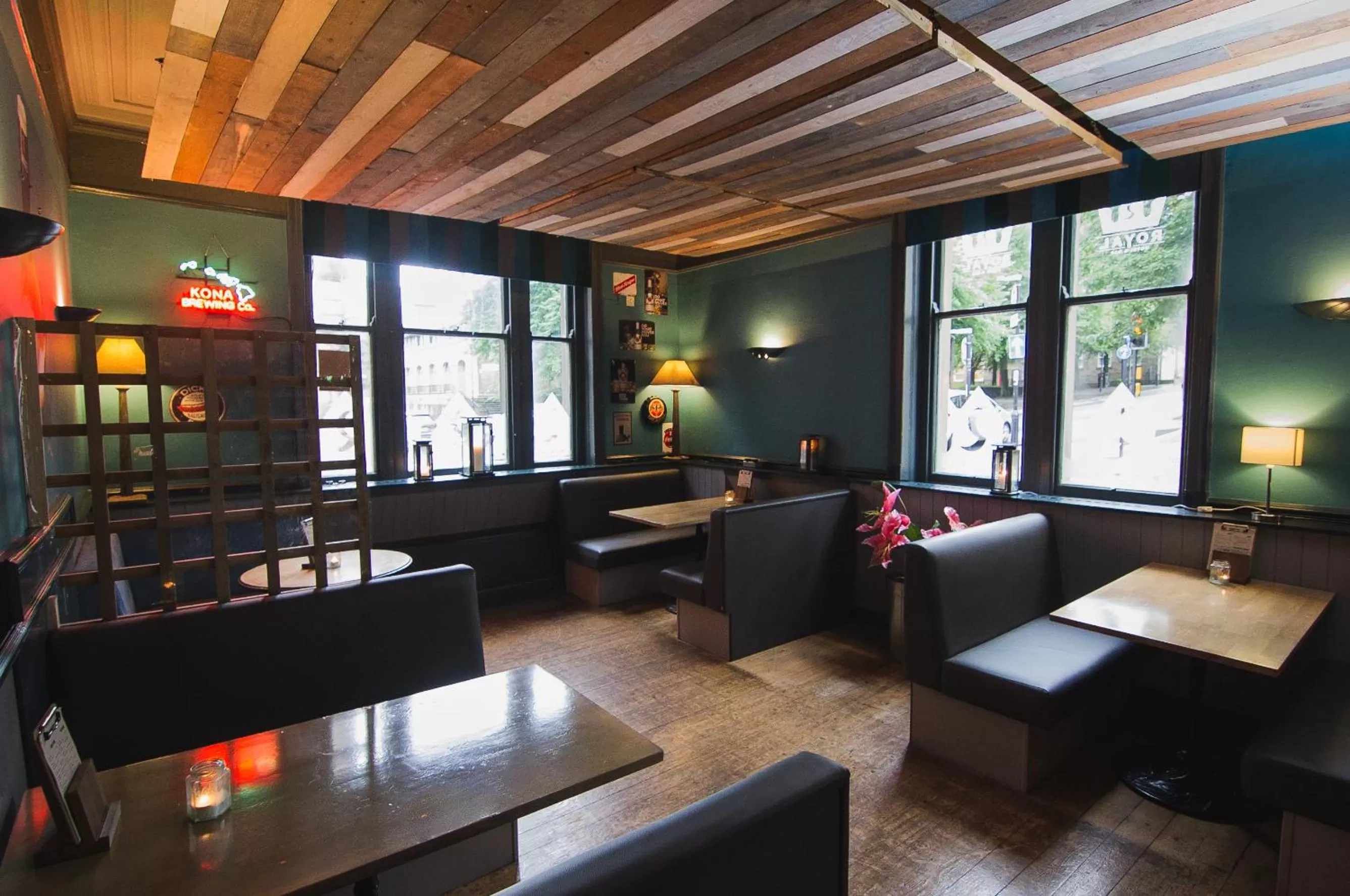 Lounge or bar in The Royal Hotel and Bar