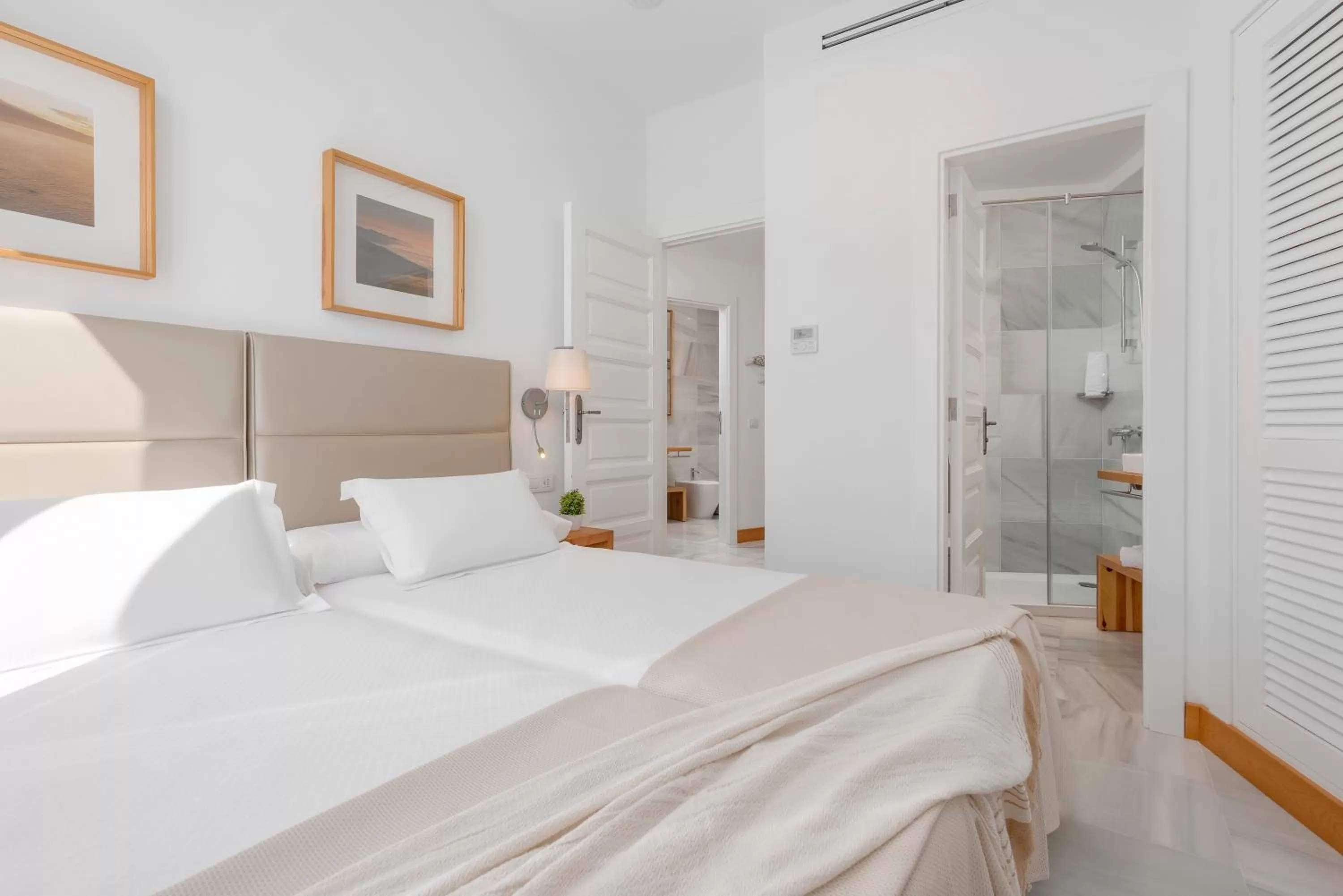 Bathroom, Bed in Parque Santiago IV Official