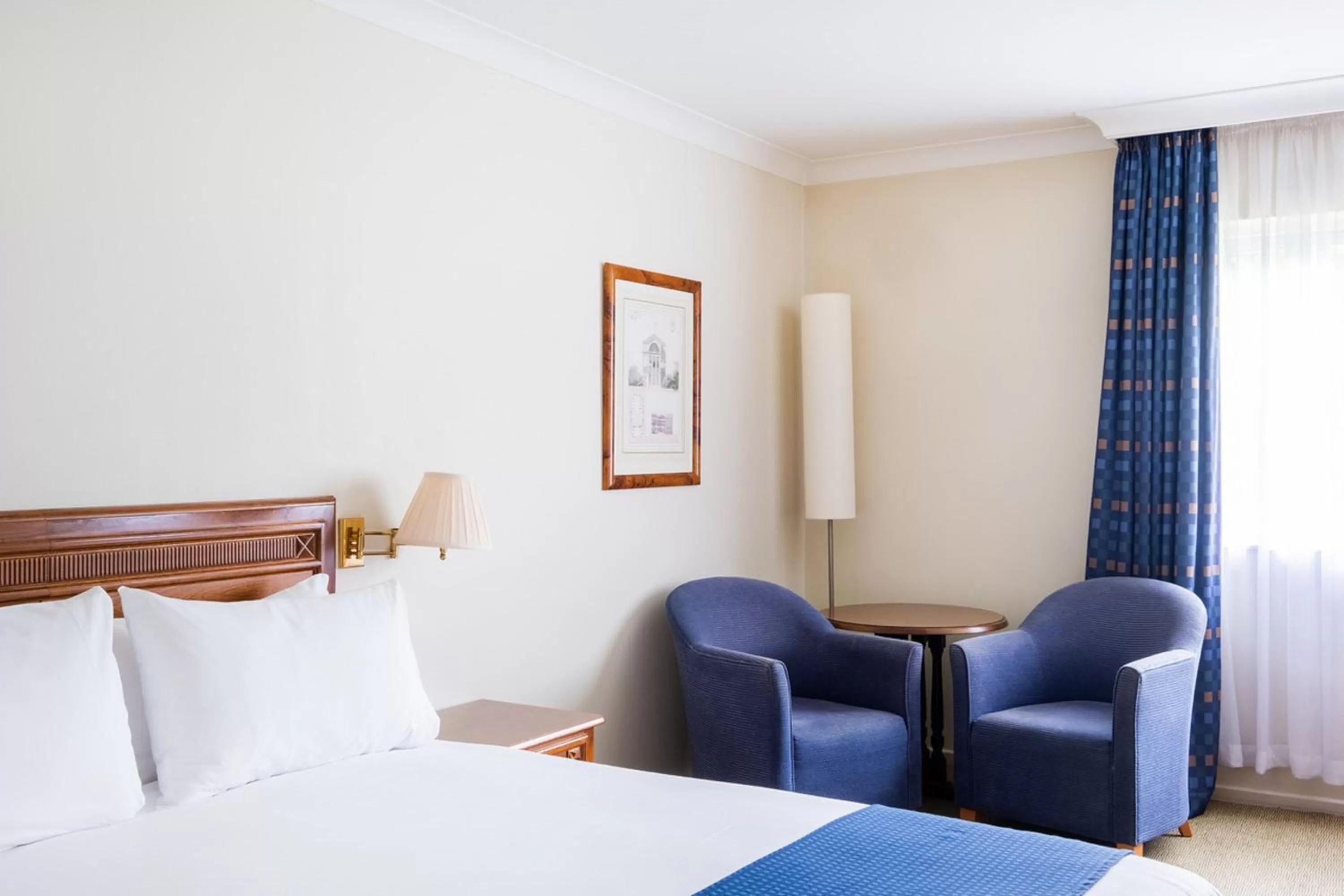 Photo of the whole room, Bed in Holiday Inn Maidstone-Sevenoaks by IHG