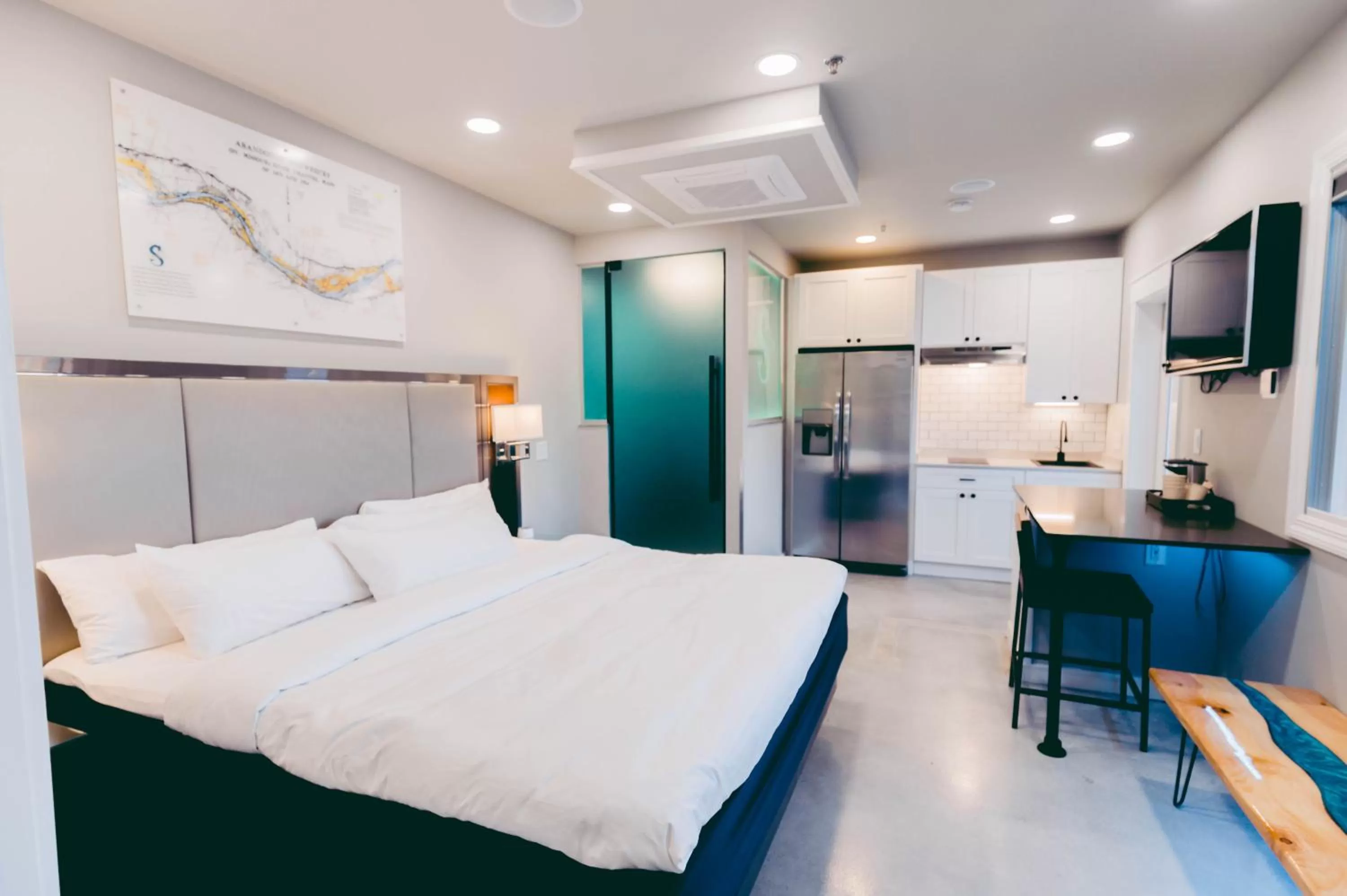 Bed in River Sirens Hotel-Contactless Check in Hotel