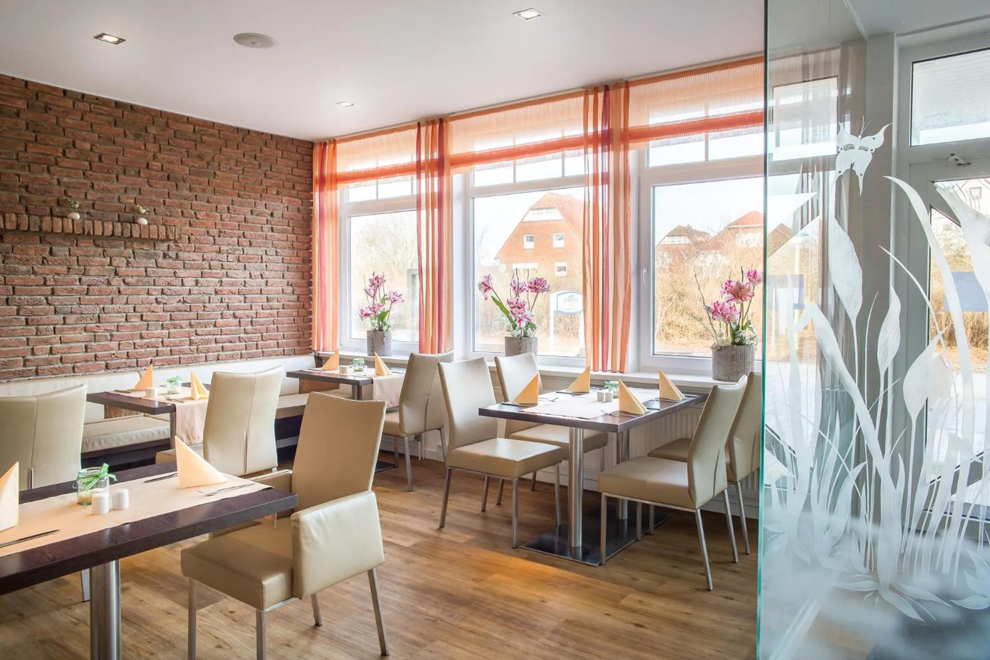 Restaurant/places to eat in Strandhotel Achtert Diek