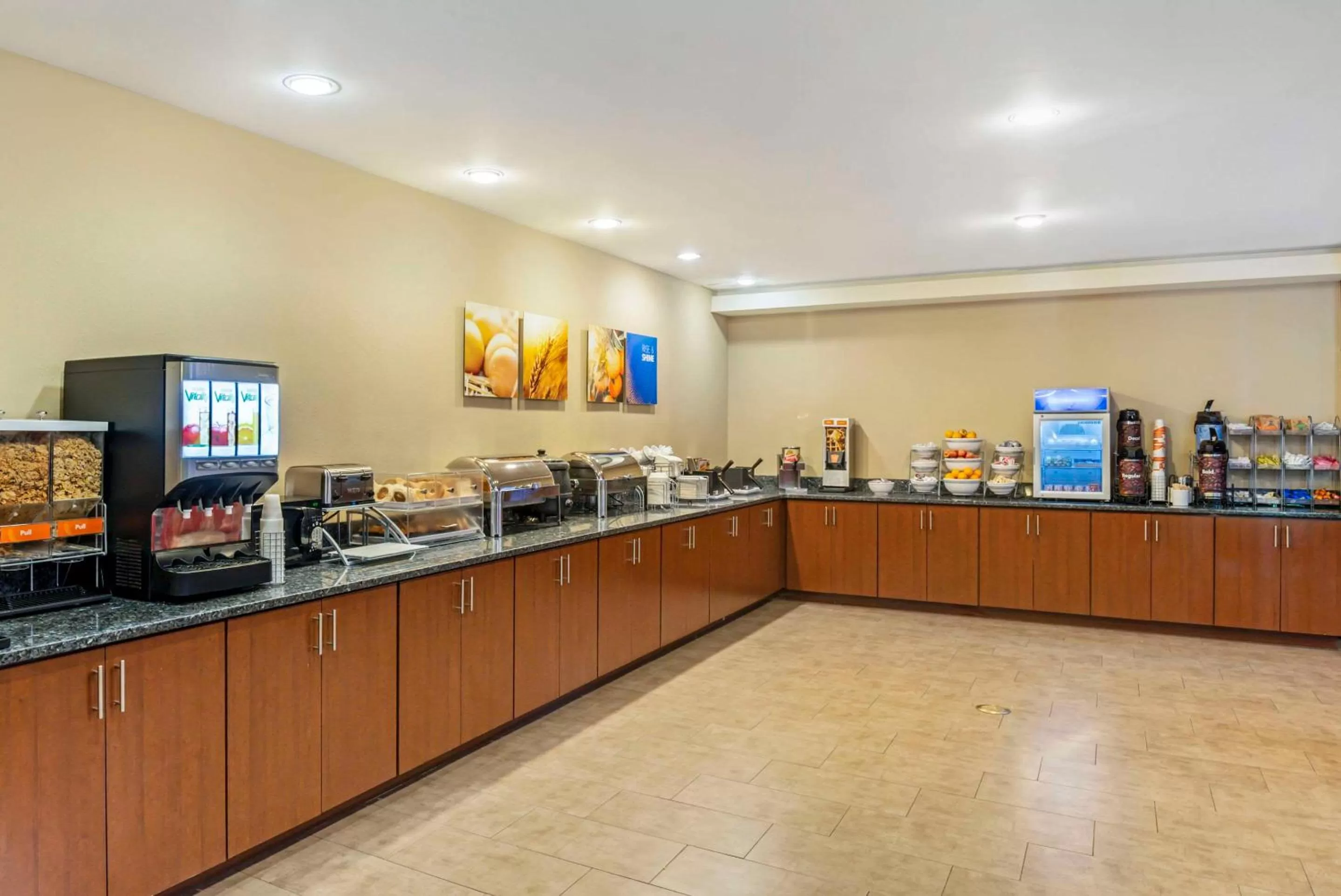 Breakfast in Comfort Suites At Virginia Center Commons
