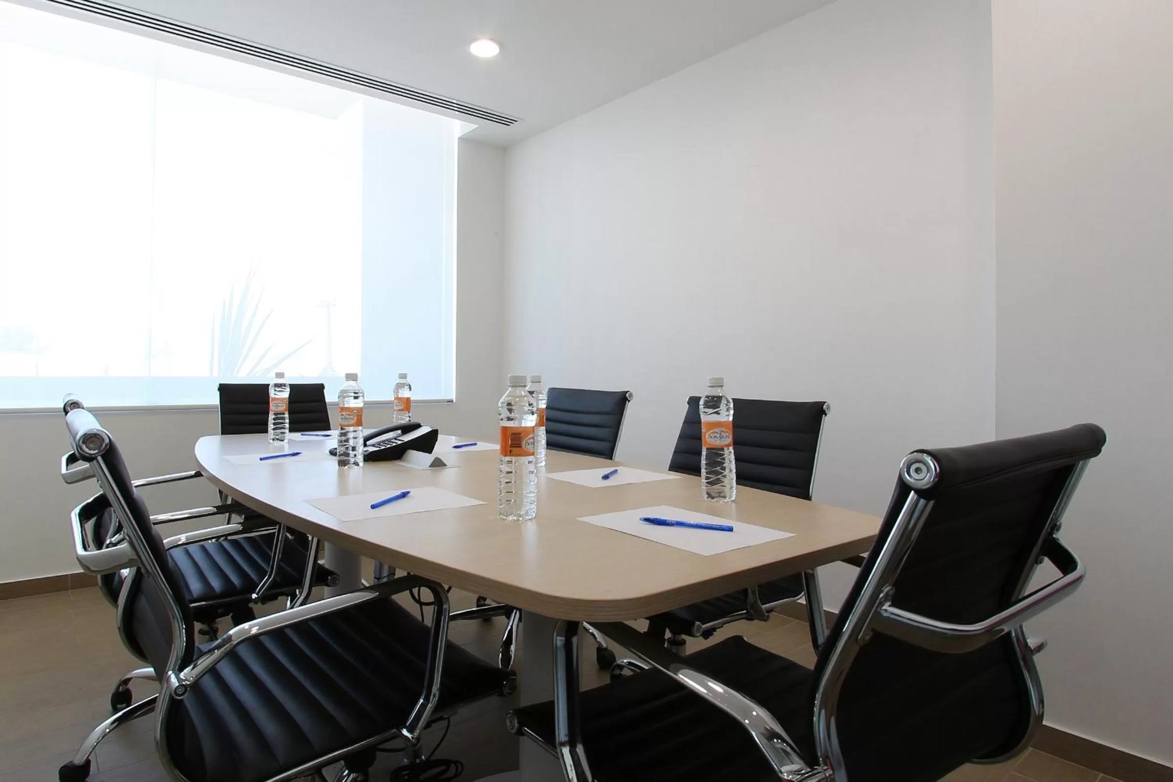 Meeting/conference room in One La Paz