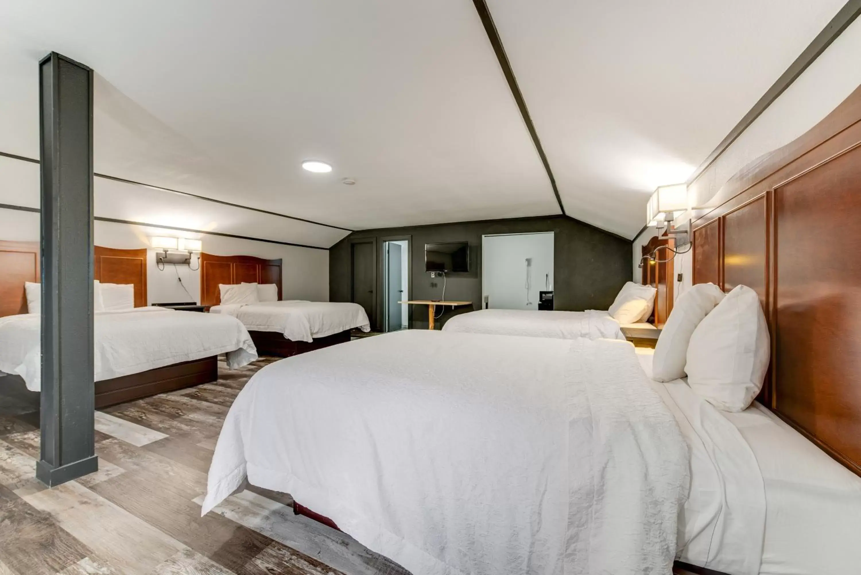 Family Room with Private Bathroom in Dolores Mountain Inn Family Room with Private Bathroom in Dolores Mountain Inn