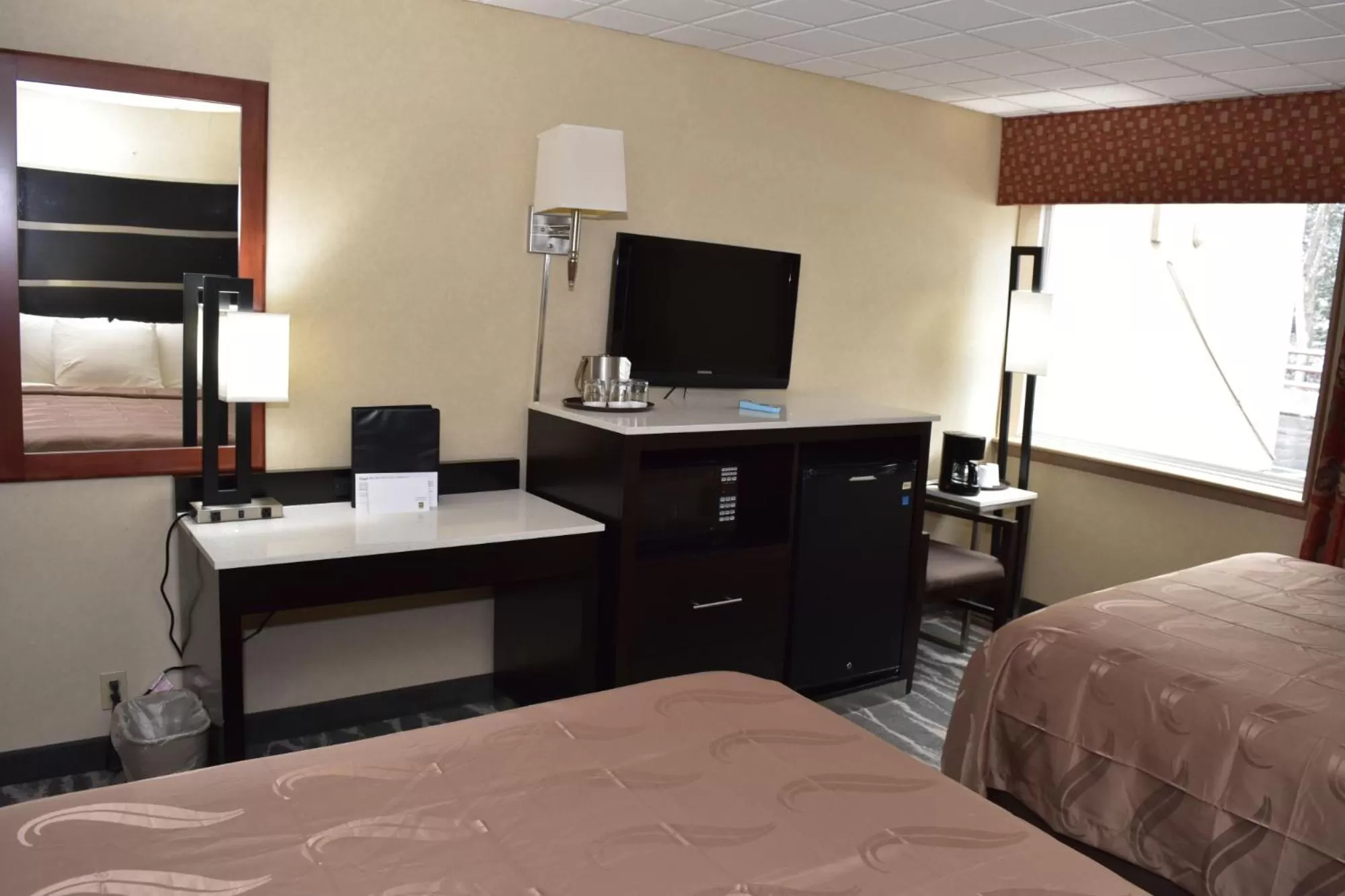 Bed in Quality Inn East Stroudsburg - Poconos