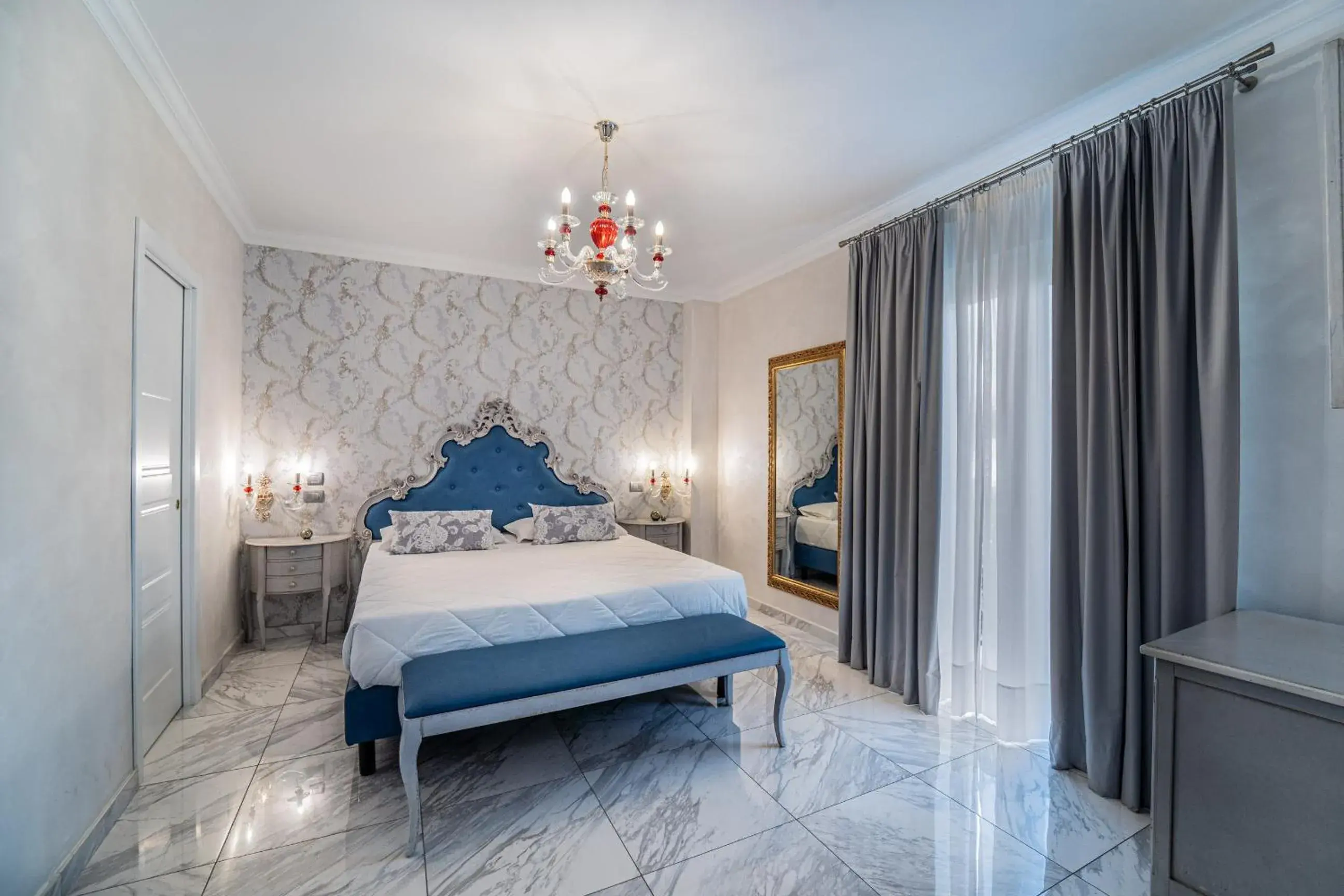 Deluxe Triple Room with Balcony in Hotel Colomba D'Oro Deluxe Triple Room with Balcony in Hotel Colomba D'Oro