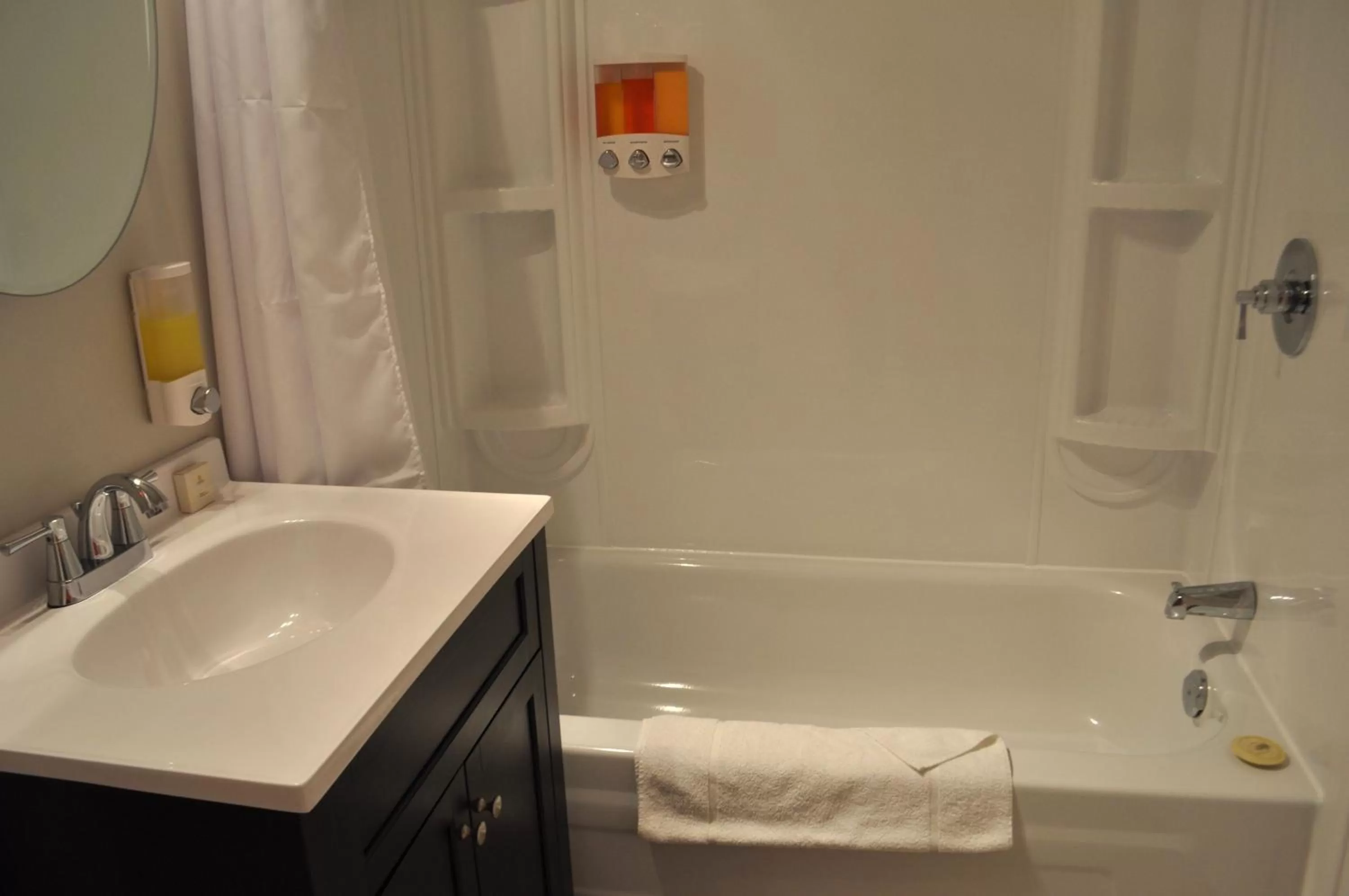 Bathroom in Auberge Du Marchand