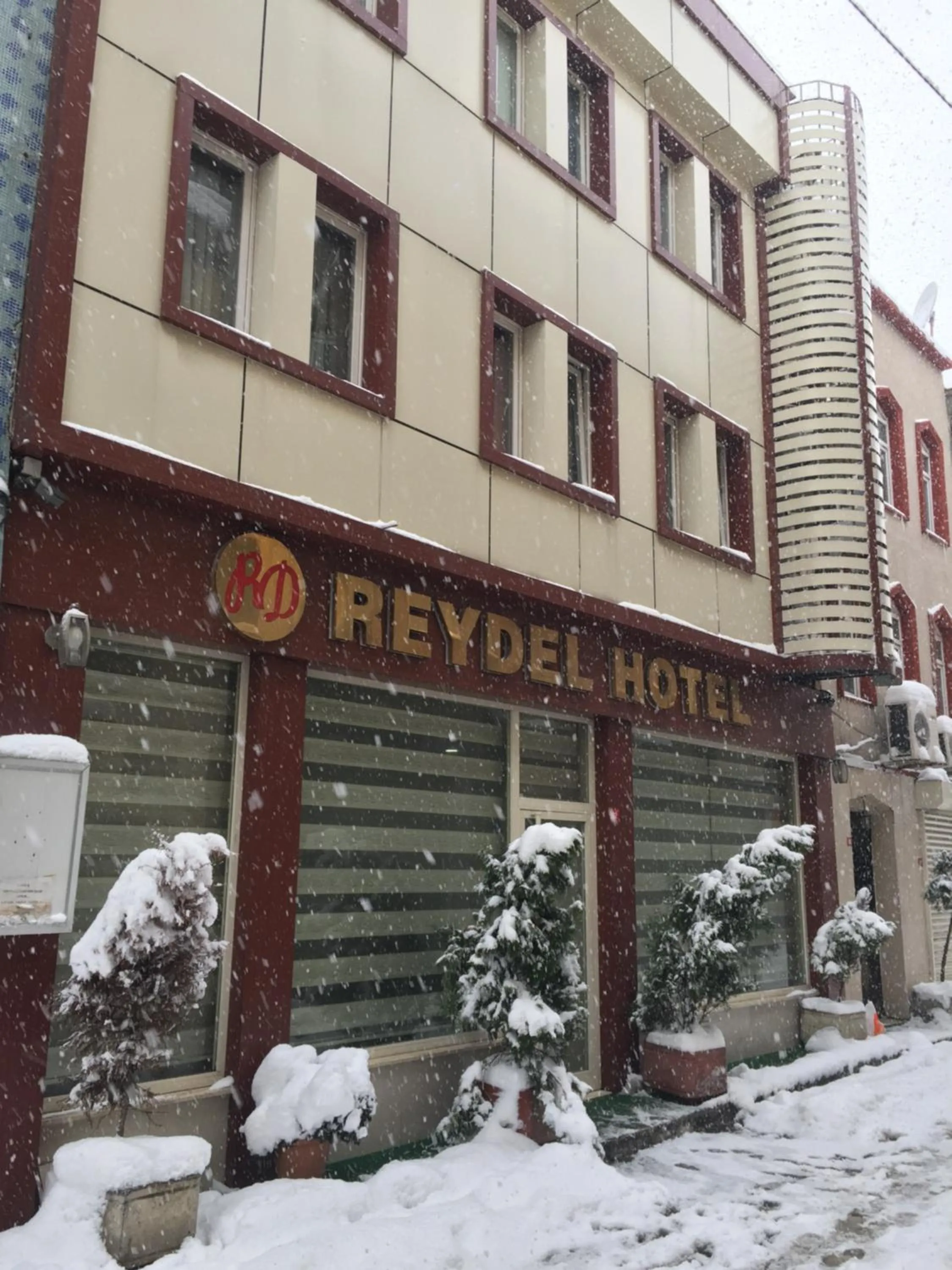 Facade/entrance in Reydel Hotel