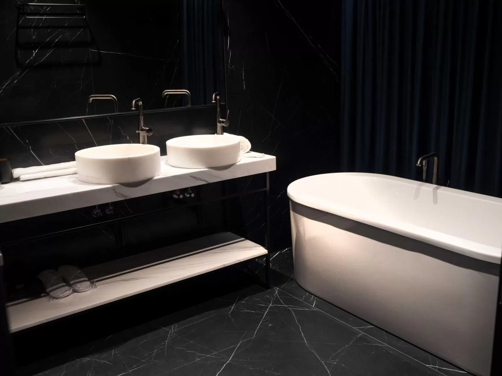 Bath in Moncafe Boutique Hotel & SPA Tirana