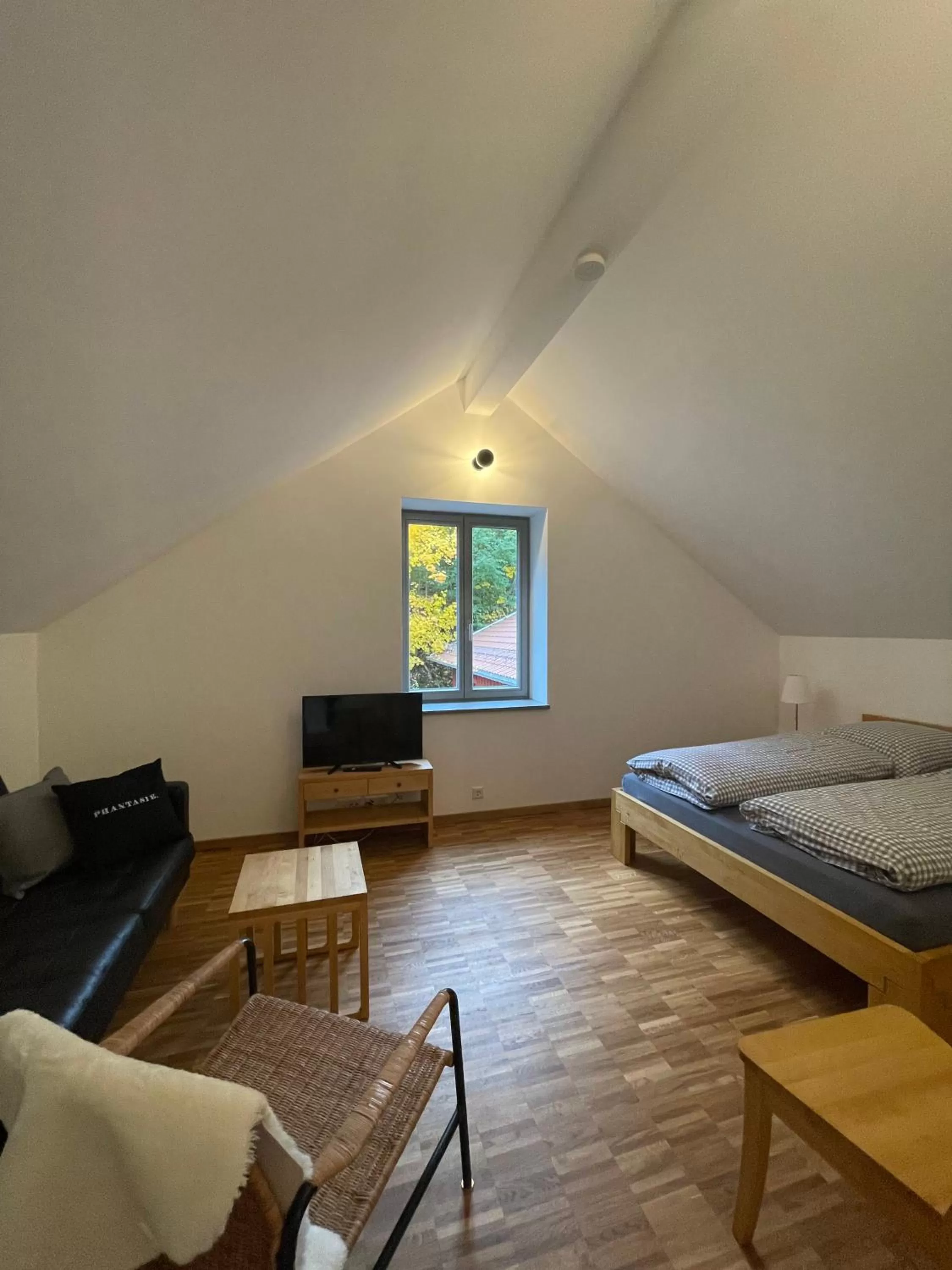 Photo of the whole room, Bed in Gästehaus Phantasie