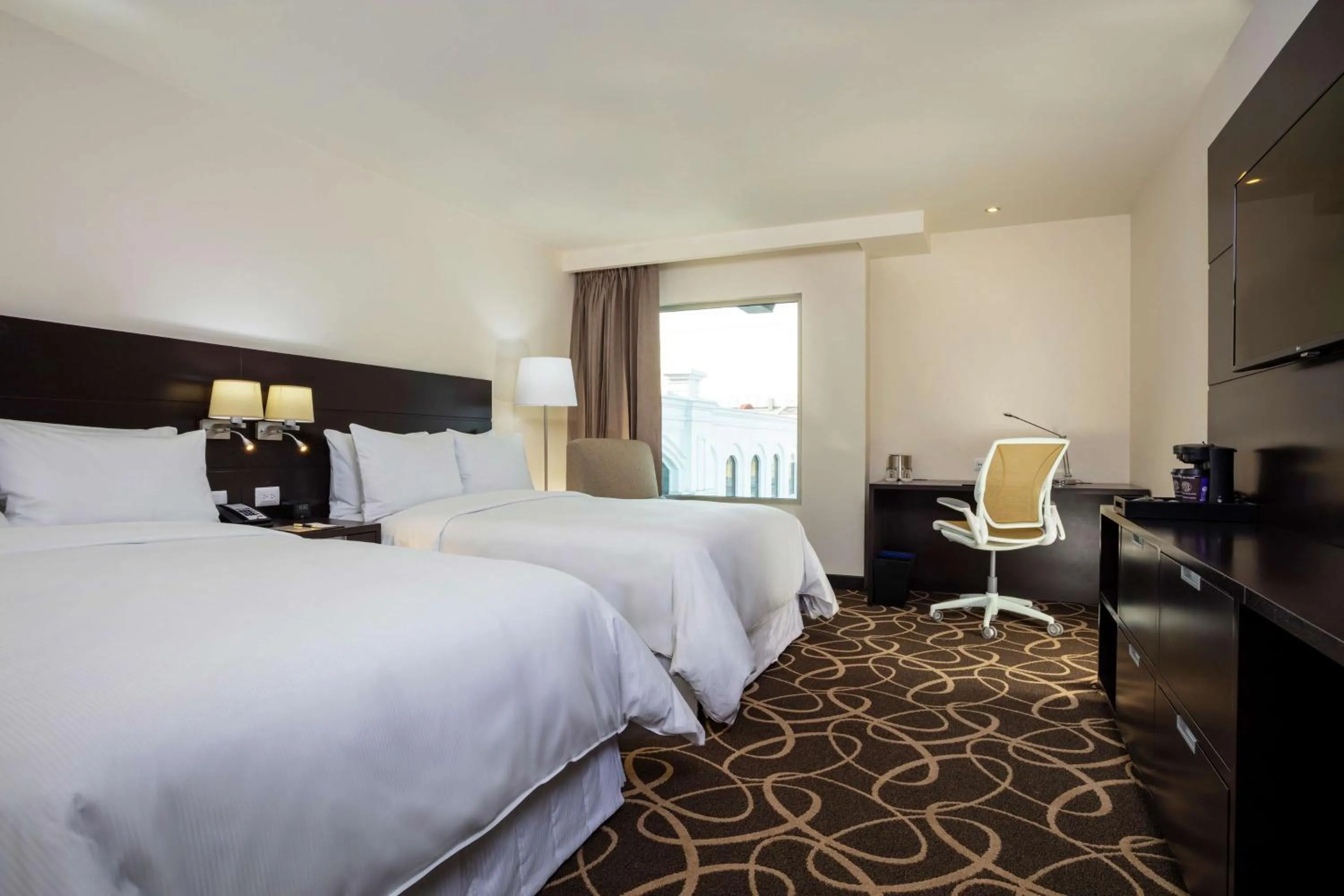 Bedroom, Bed in Doubletree By Hilton Toluca